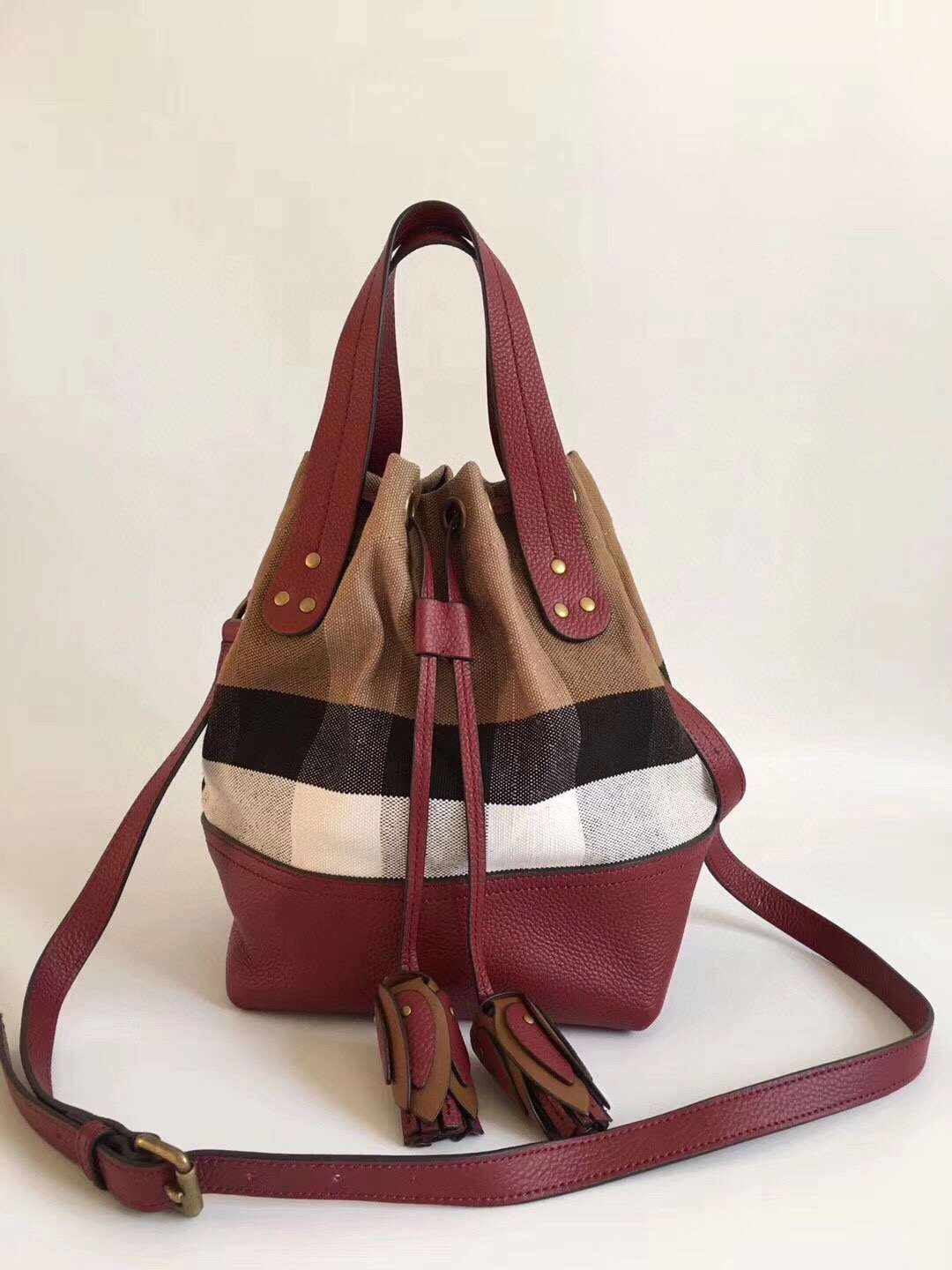 MOMO----item : 063B64A0244-2