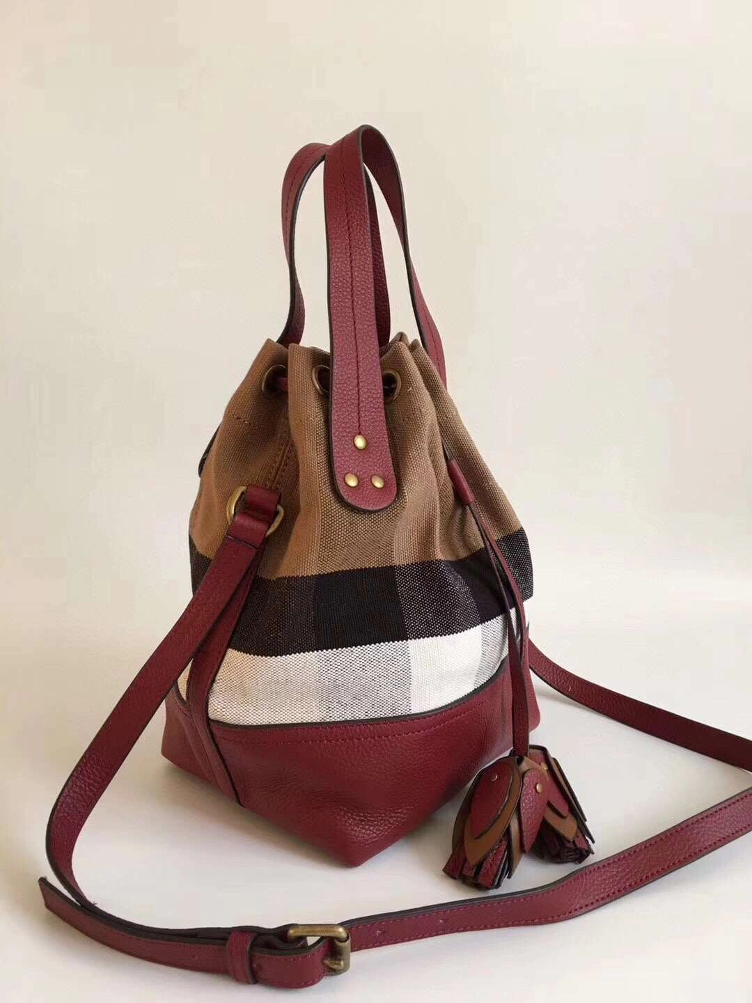MOMO----item : 063B64A0244-2