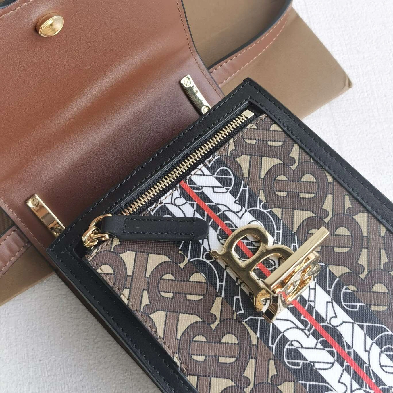 MOMO----item : 278B37A0142-2