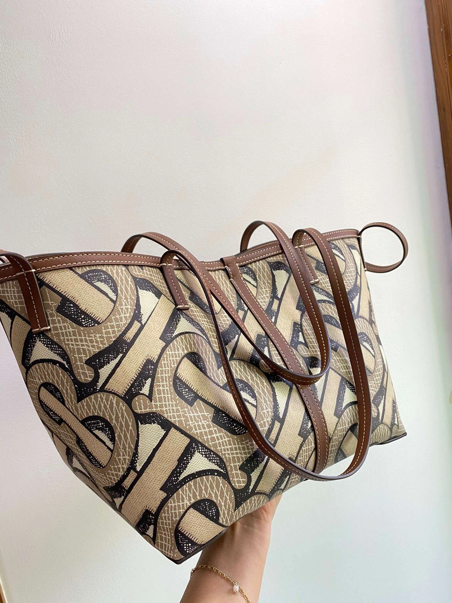 *MOMO----item : 278B57A0203-2