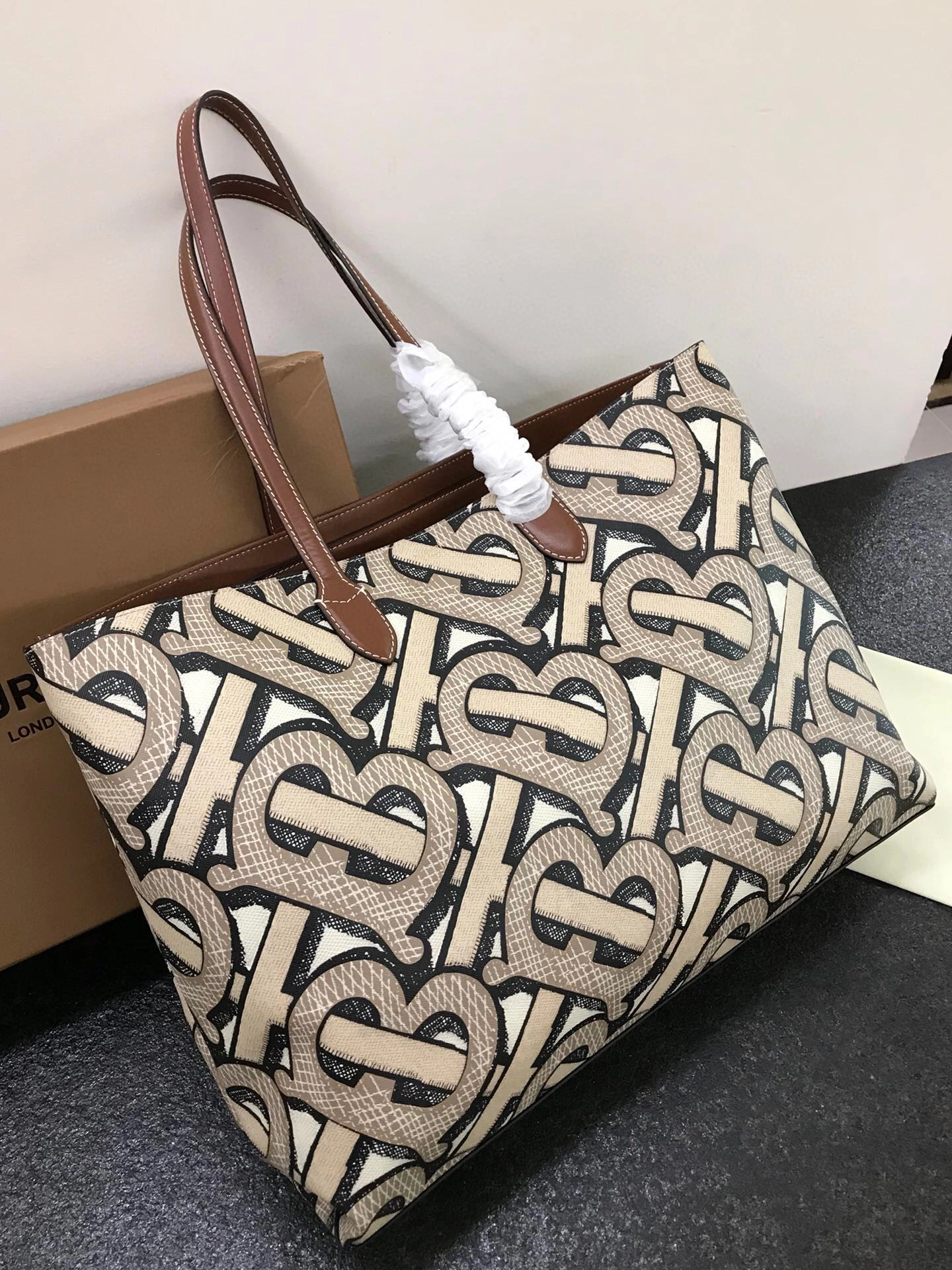 MOMO----item :278B58L3037