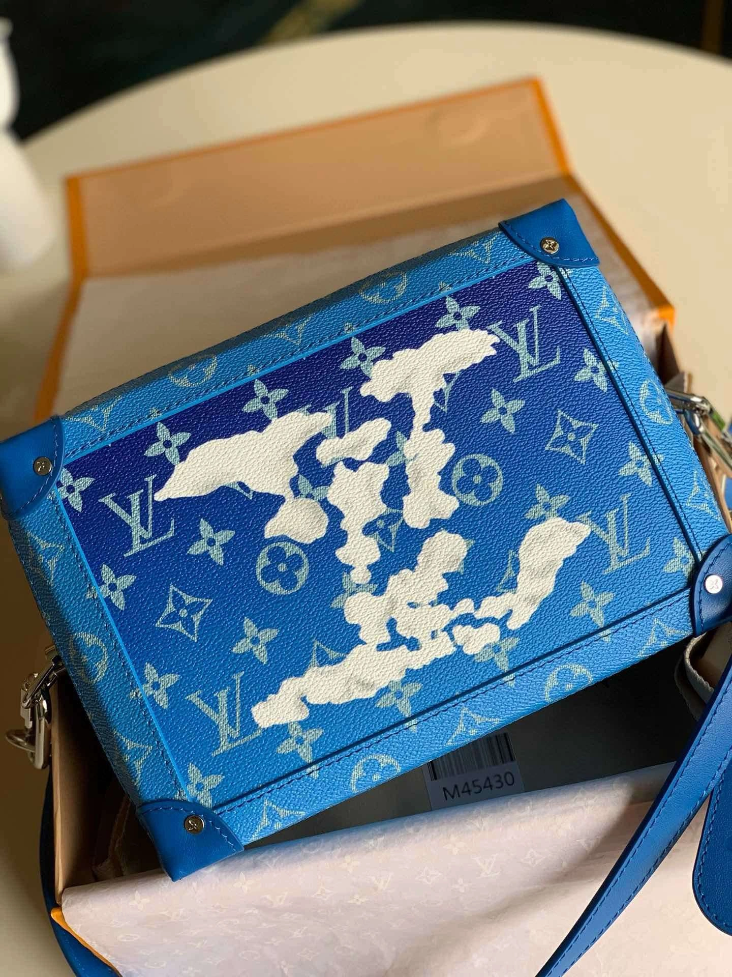 *MOMO--- m45430 item : A-B00G2822