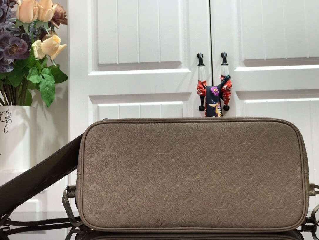 &MOMO--- m45686 3 colour item :174B96E1905-3