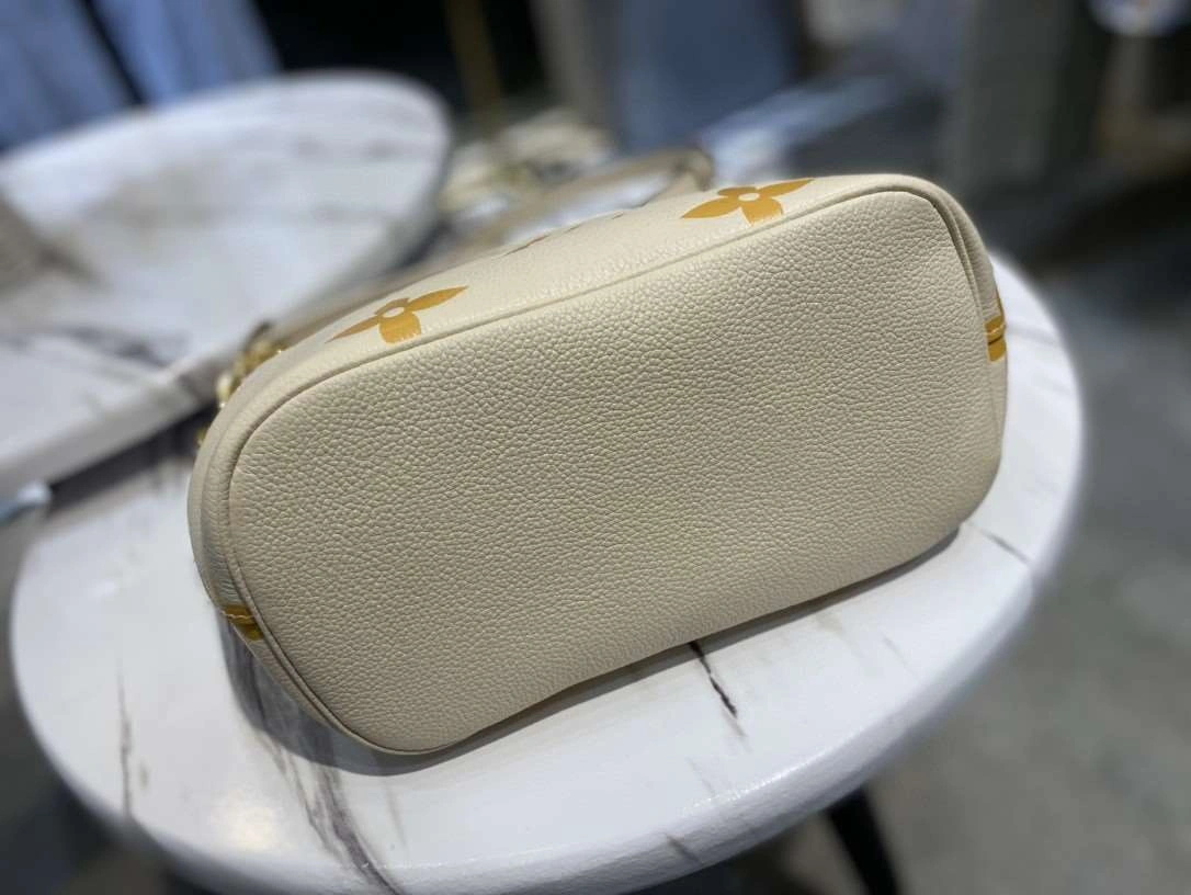 *MOMO--- m45698 item : A-B328G2945