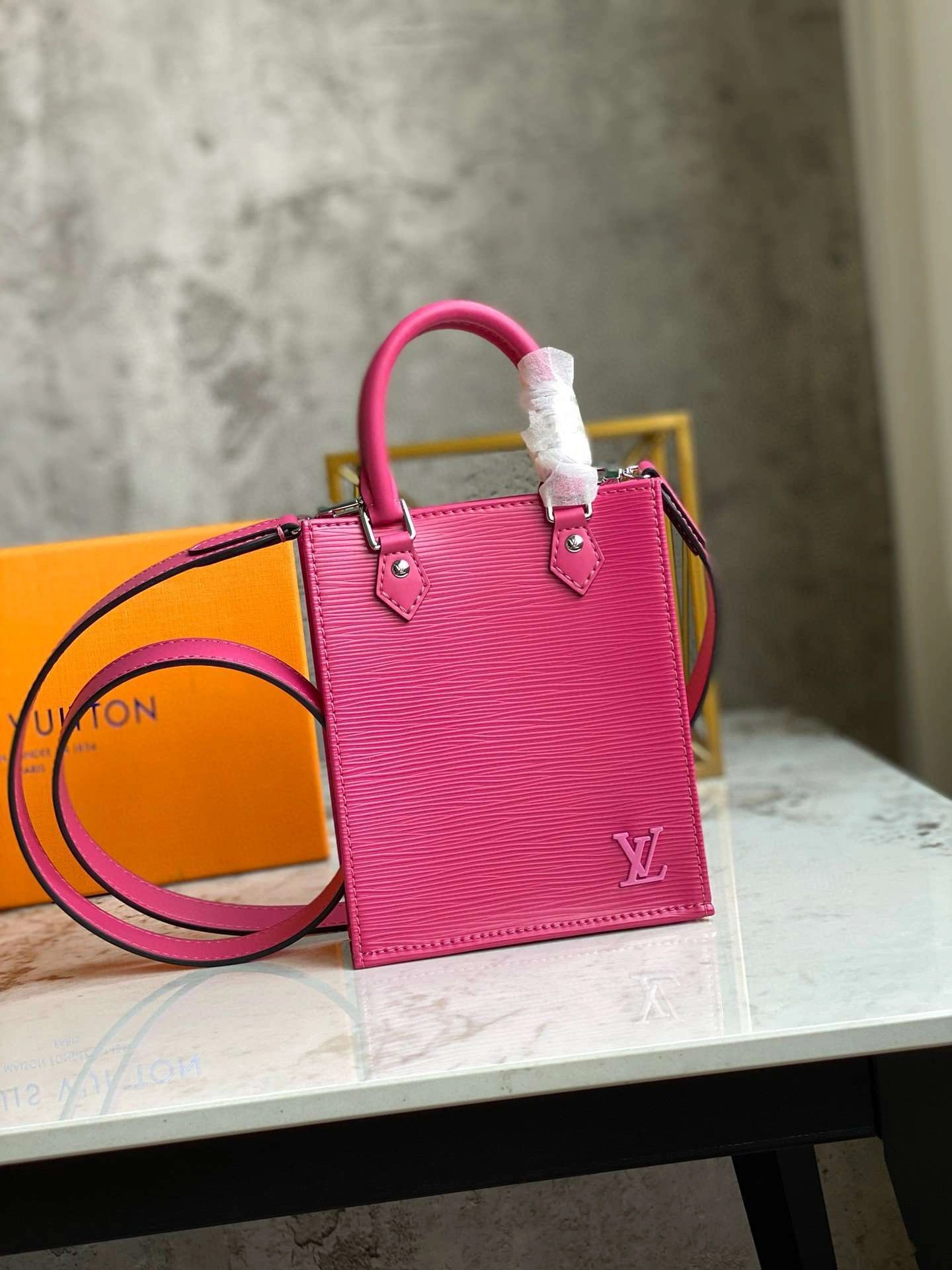 *MOMO--- m69442 item : A-B00G2921