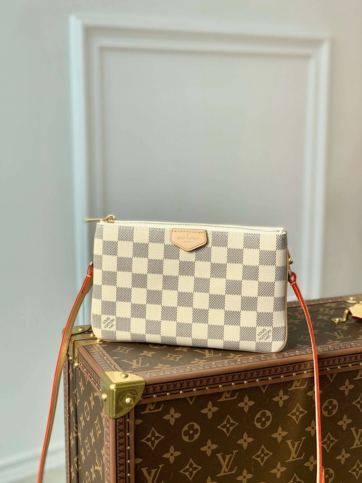 *MOMO--- n60460 cowhide item : A-B00G2914