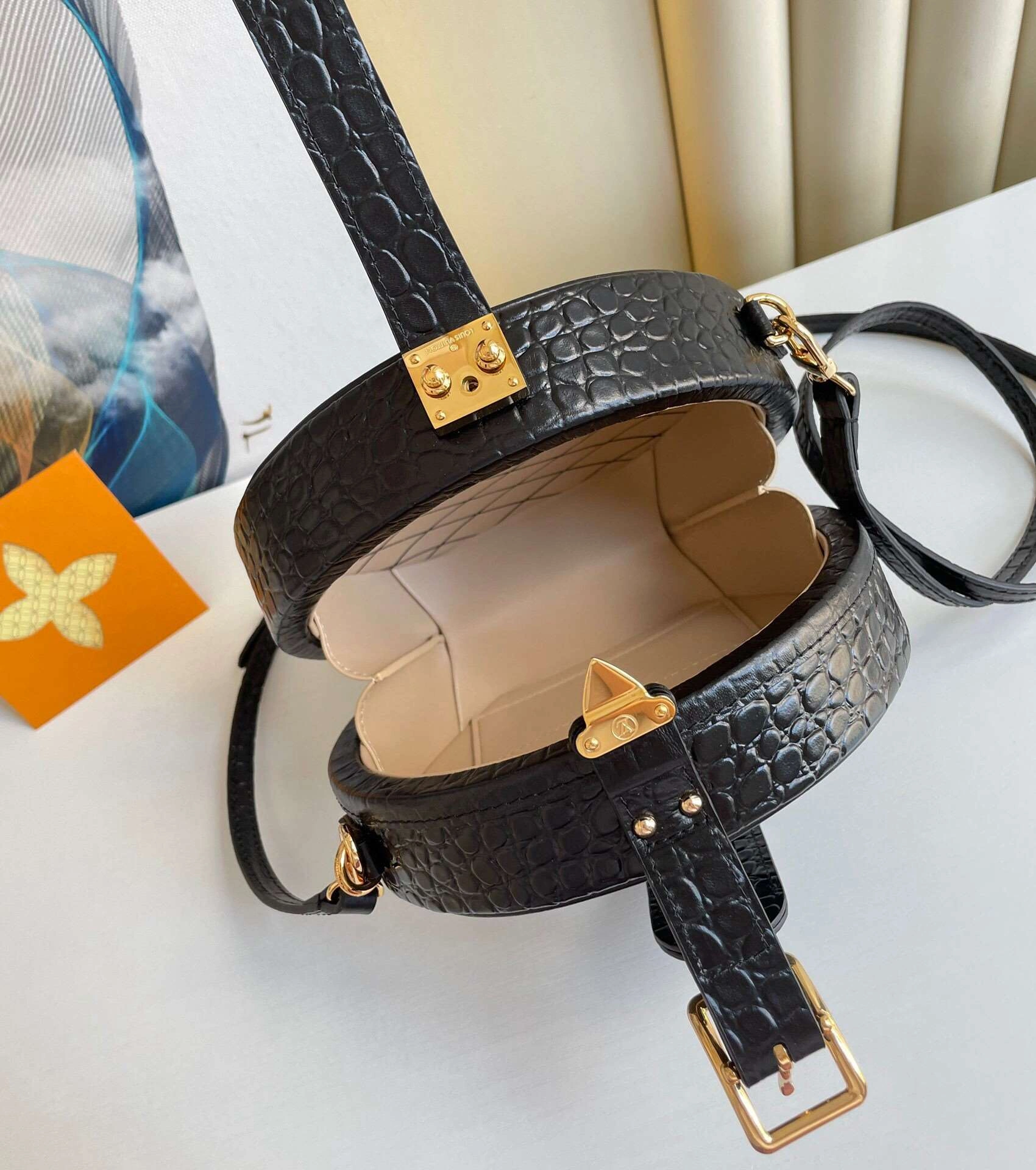 *MOMO--- n93597 item : A-B181G3134
