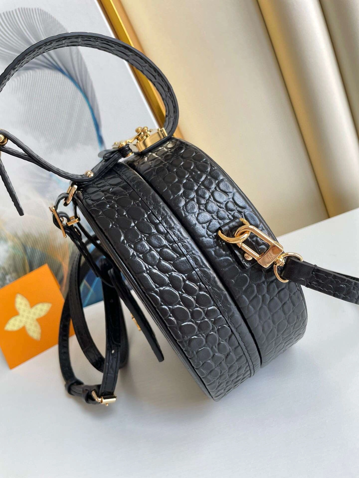 *MOMO--- n93597 item : A-B181G3134