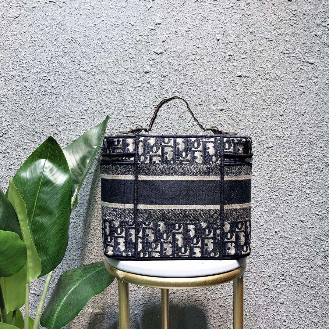 MOMO--- oblique 25x15x14cm 25x18x8cm item :063B00E1933