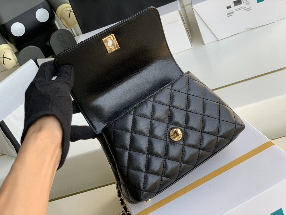 *MOMO--- sheephide mini coco hndle item : A-B00G2706
