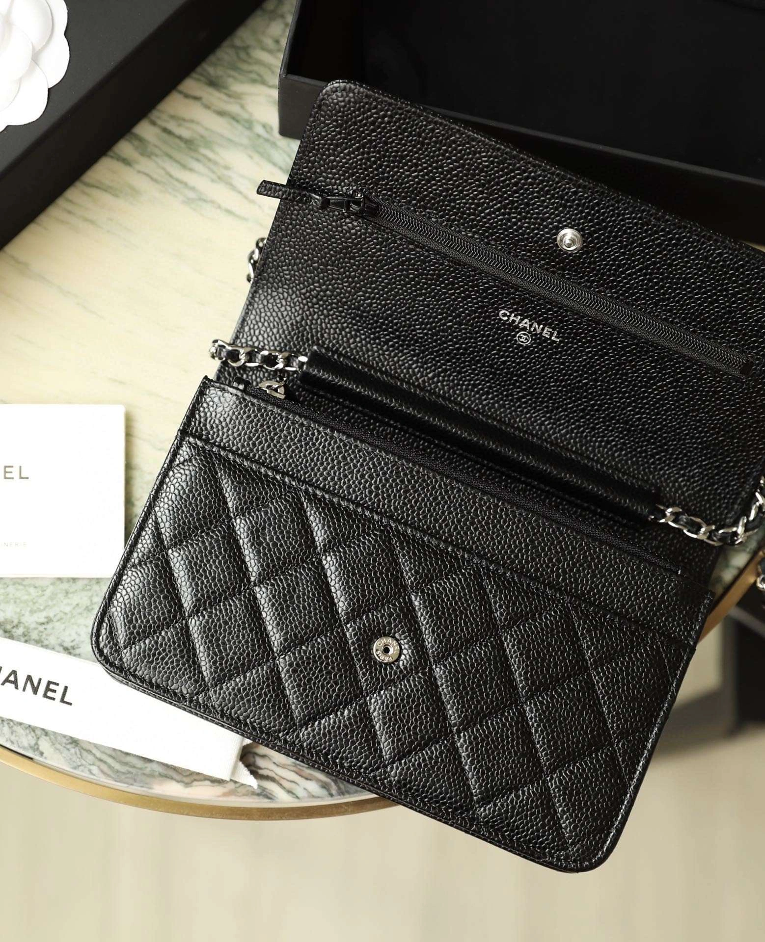 *MOMO--- wellet on chain cowhide item : 173B88G2301