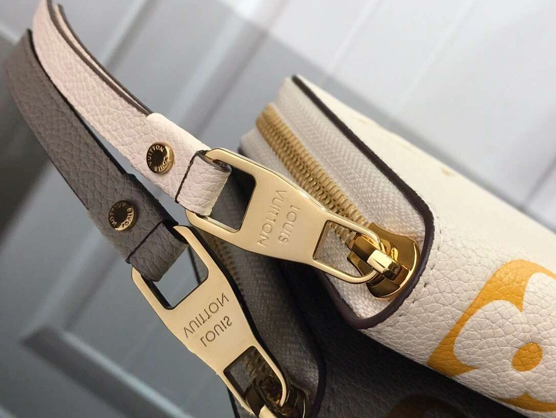 MOMO--- zippy M80402 3 colour item :174B37E1916-3