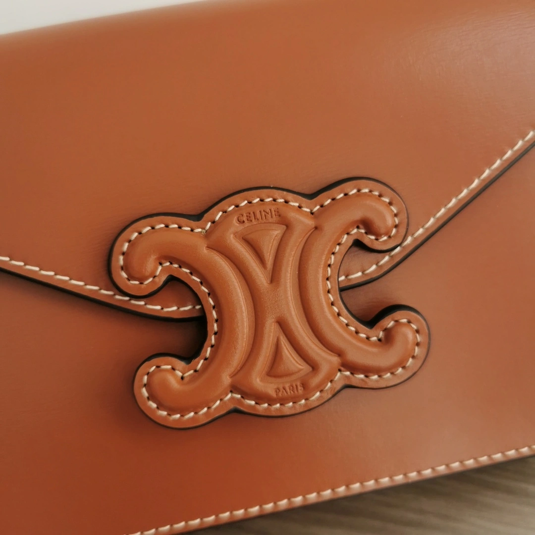 MOMO-- 10J733DPV-04LU cowhide item:D-B063E1101