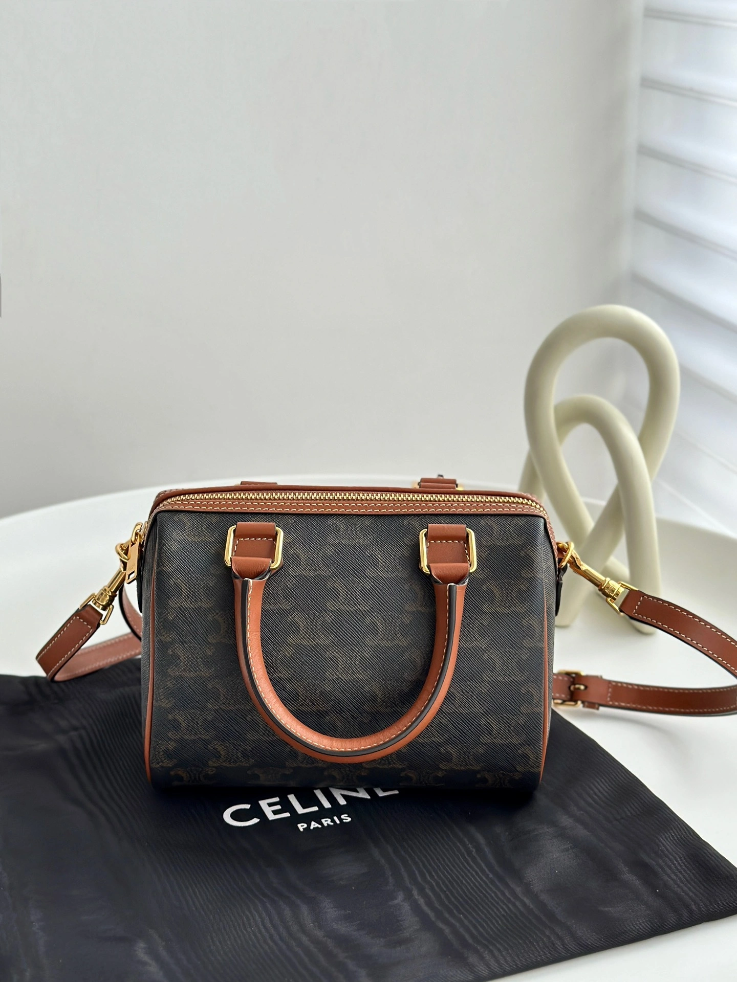MOMO-- 113772CAS-04LU item:D-B000A1605