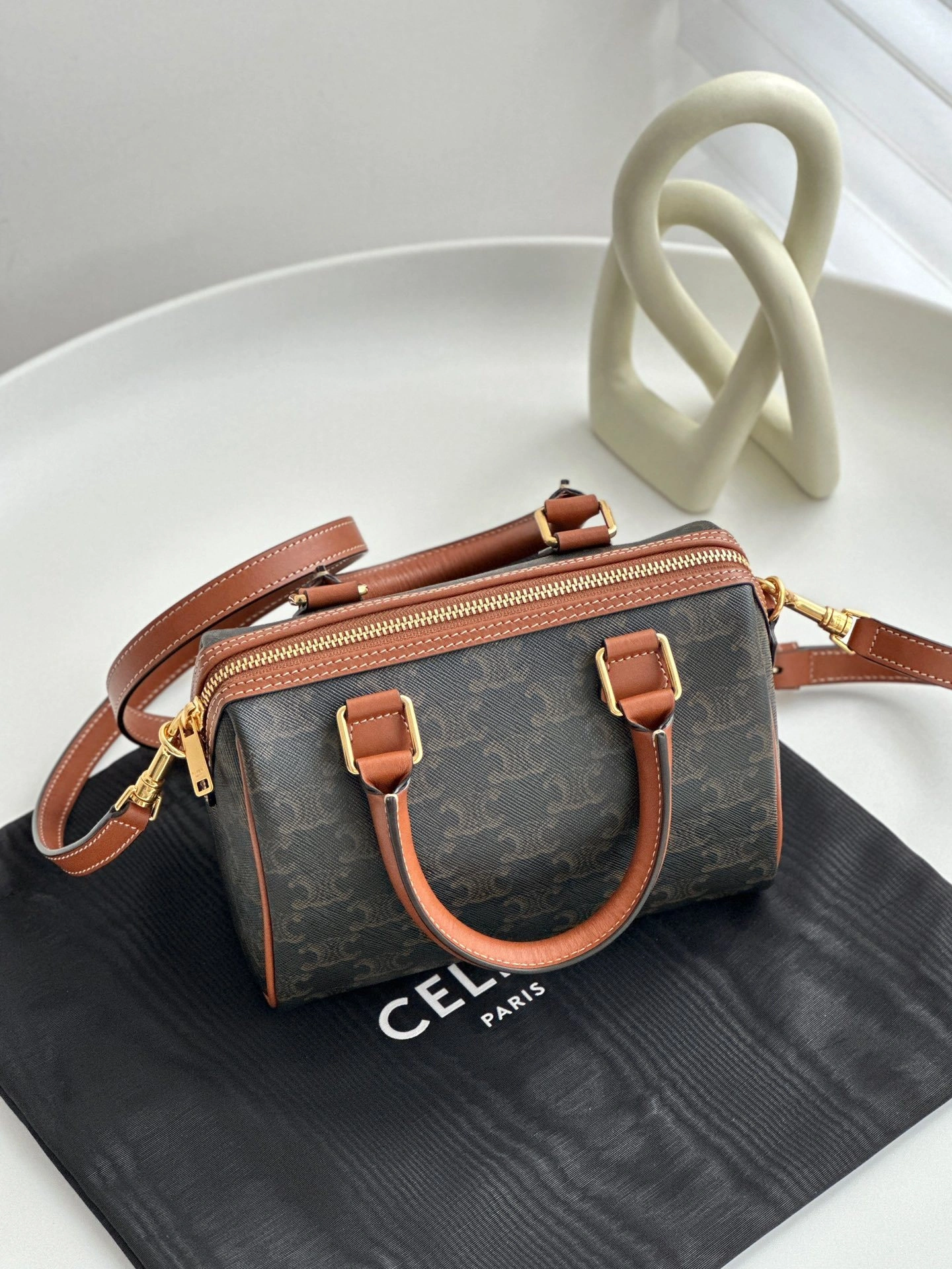 MOMO-- 113772CAS-04LU item:D-B000A1605