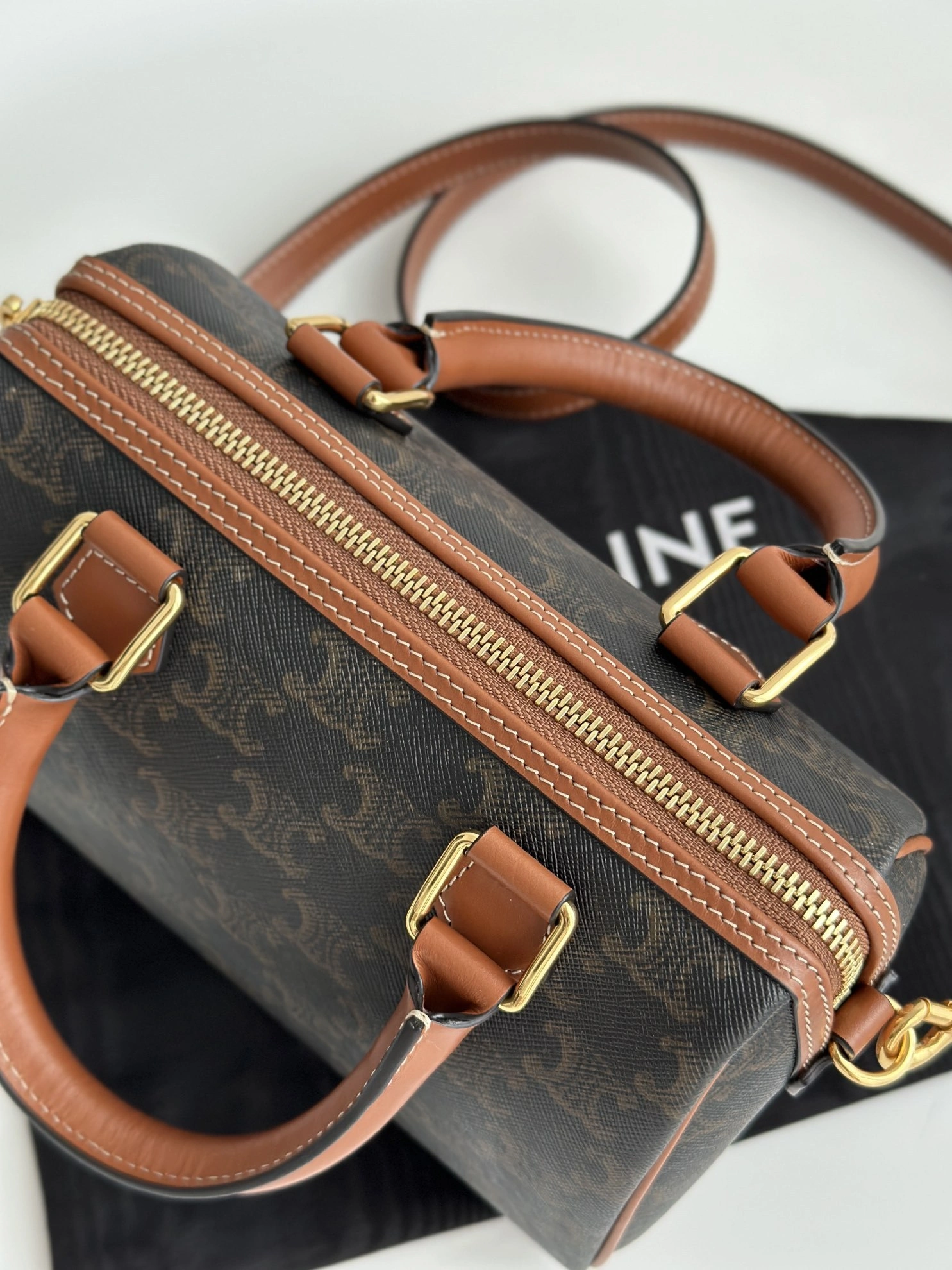 MOMO-- 113772CAS-04LU item:D-B000A1605