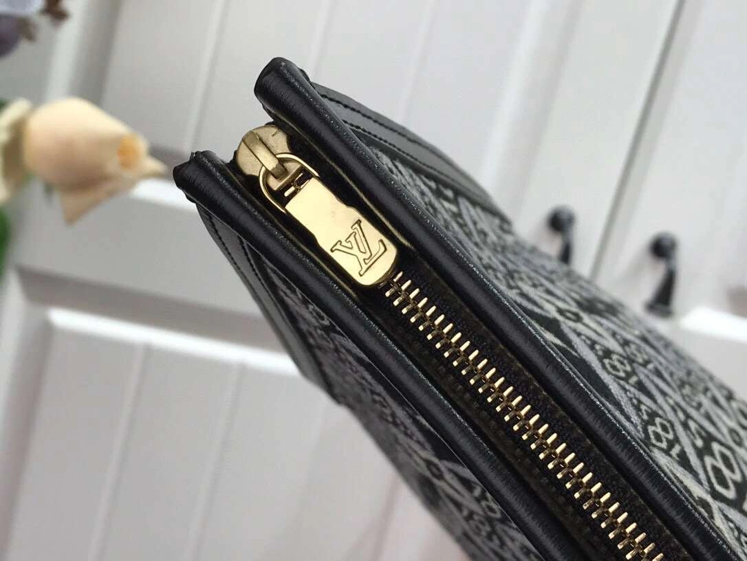 *MOMO-- 1854 M80074POCHE TOILLETTE 26 item :174B30E0713