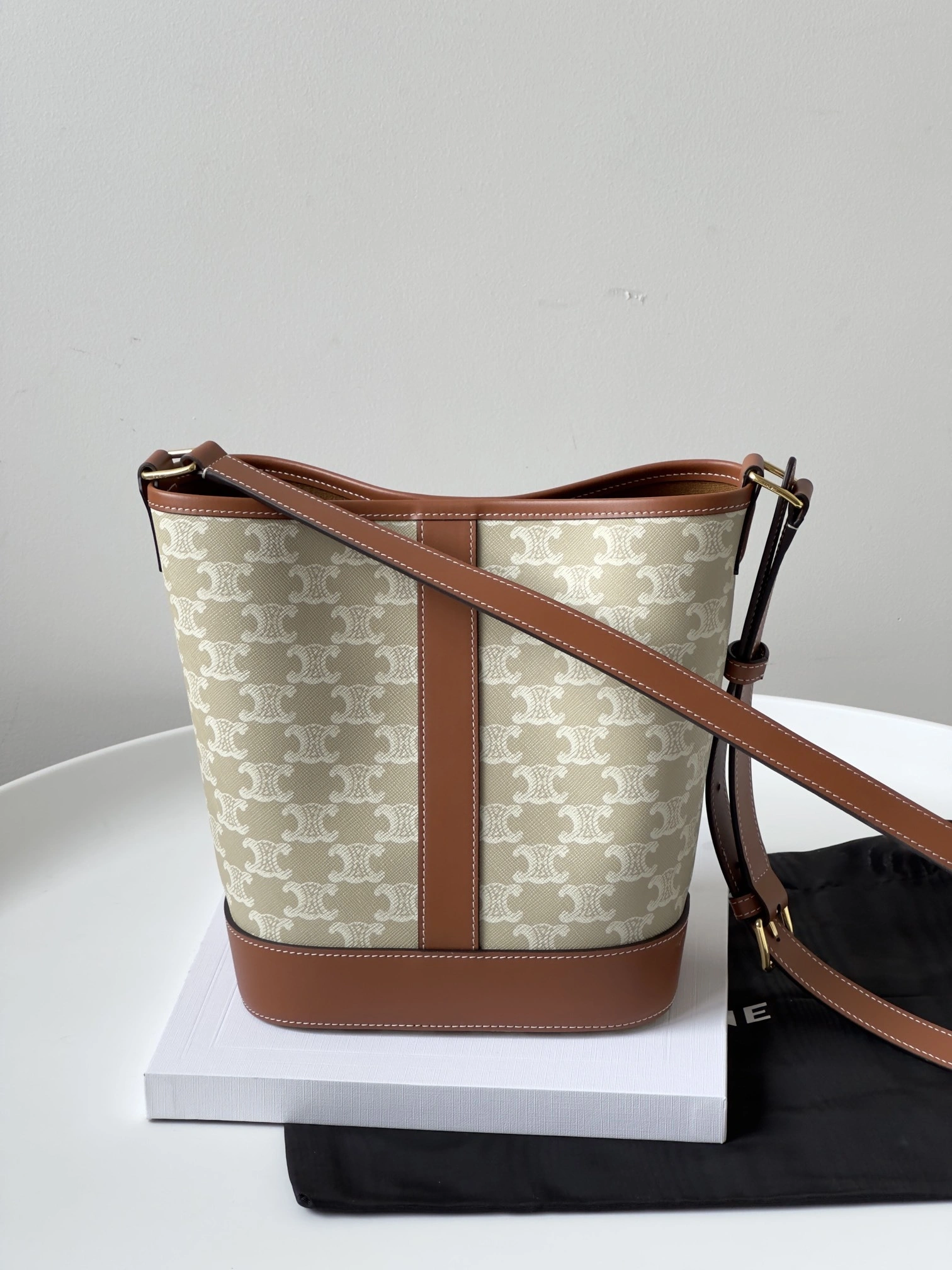 MOMO-- 191442FLC-02GR item:D-B000A1611