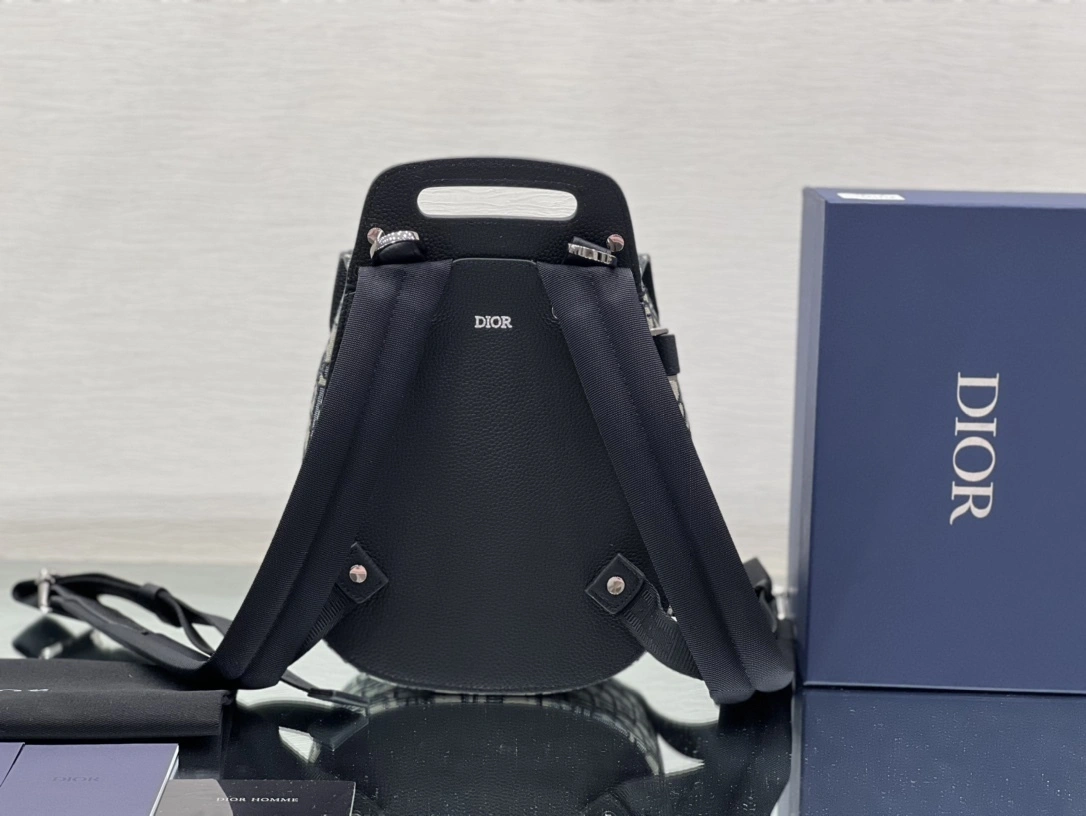 MOMO-- 1ADBA086YKY-H27E item：C-B109I2518V