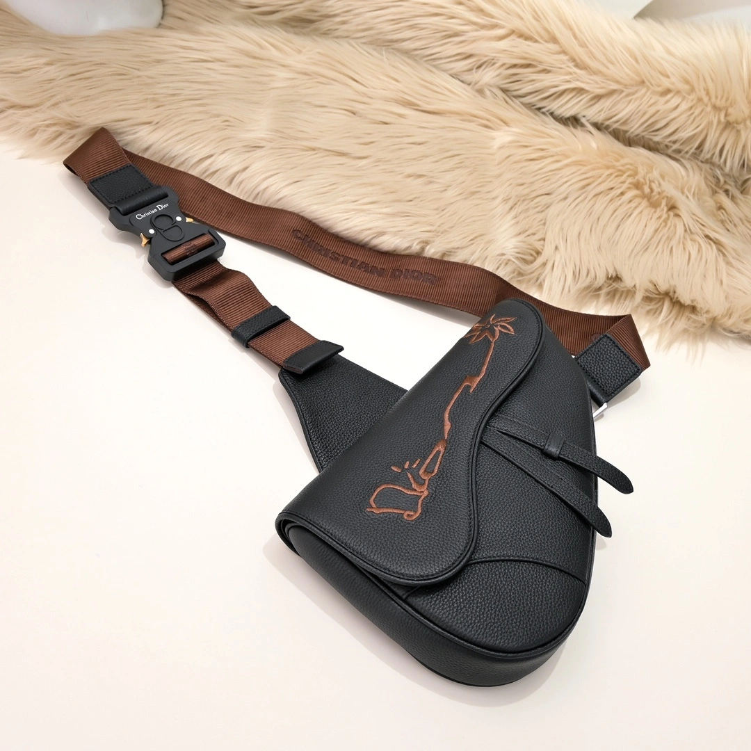 MOMO-- 1ADPO093SOT-H03E item：C-B000I2513V
