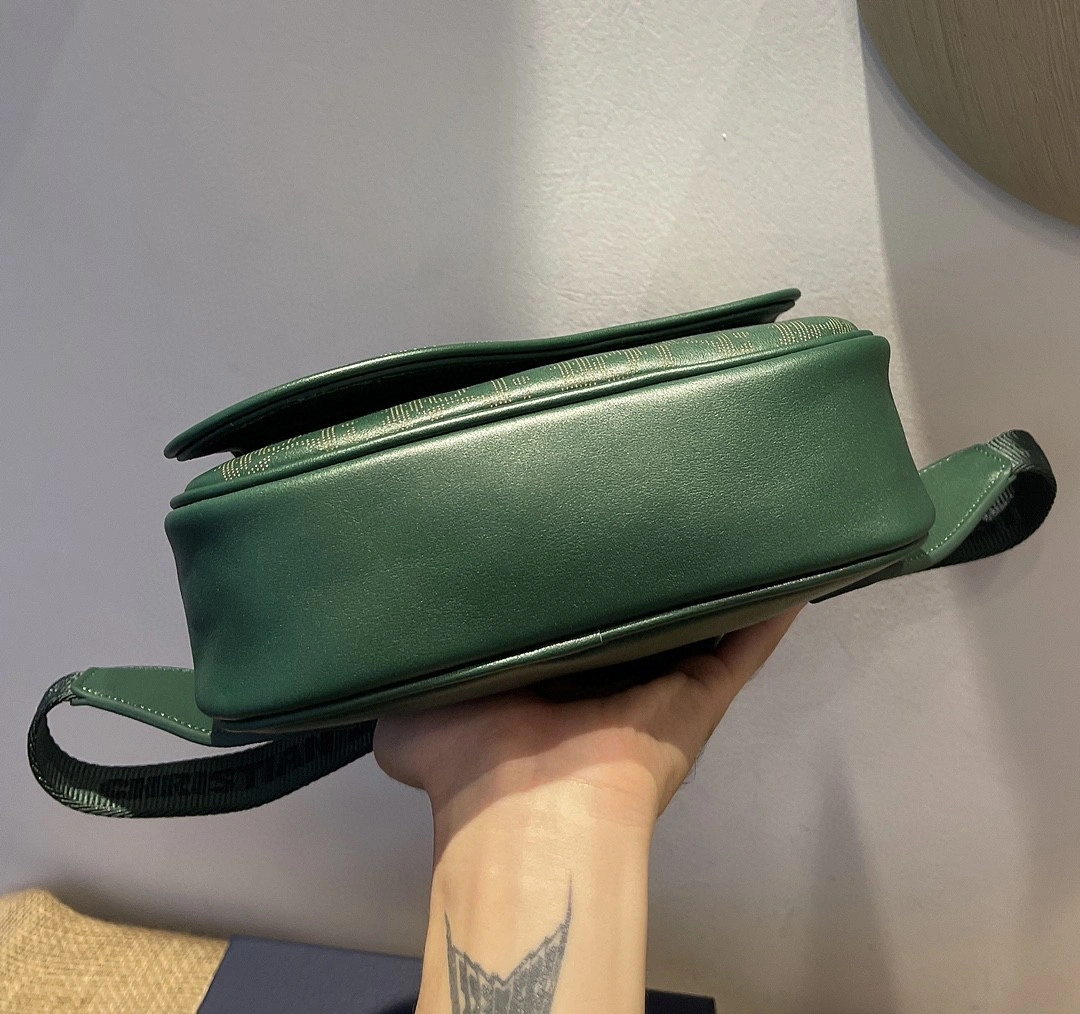 *MOMO---1ADPO223 cowhide item : A-B00H2352A