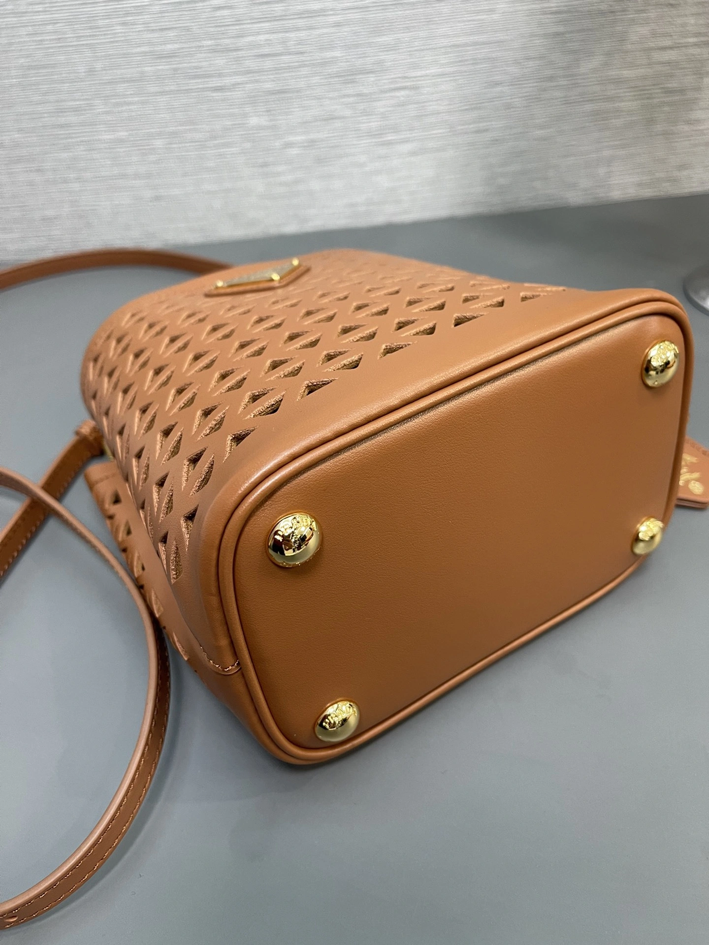 MOMO-- 1BA217_2CY4_F03BH Calfskin item:D-B063E1114