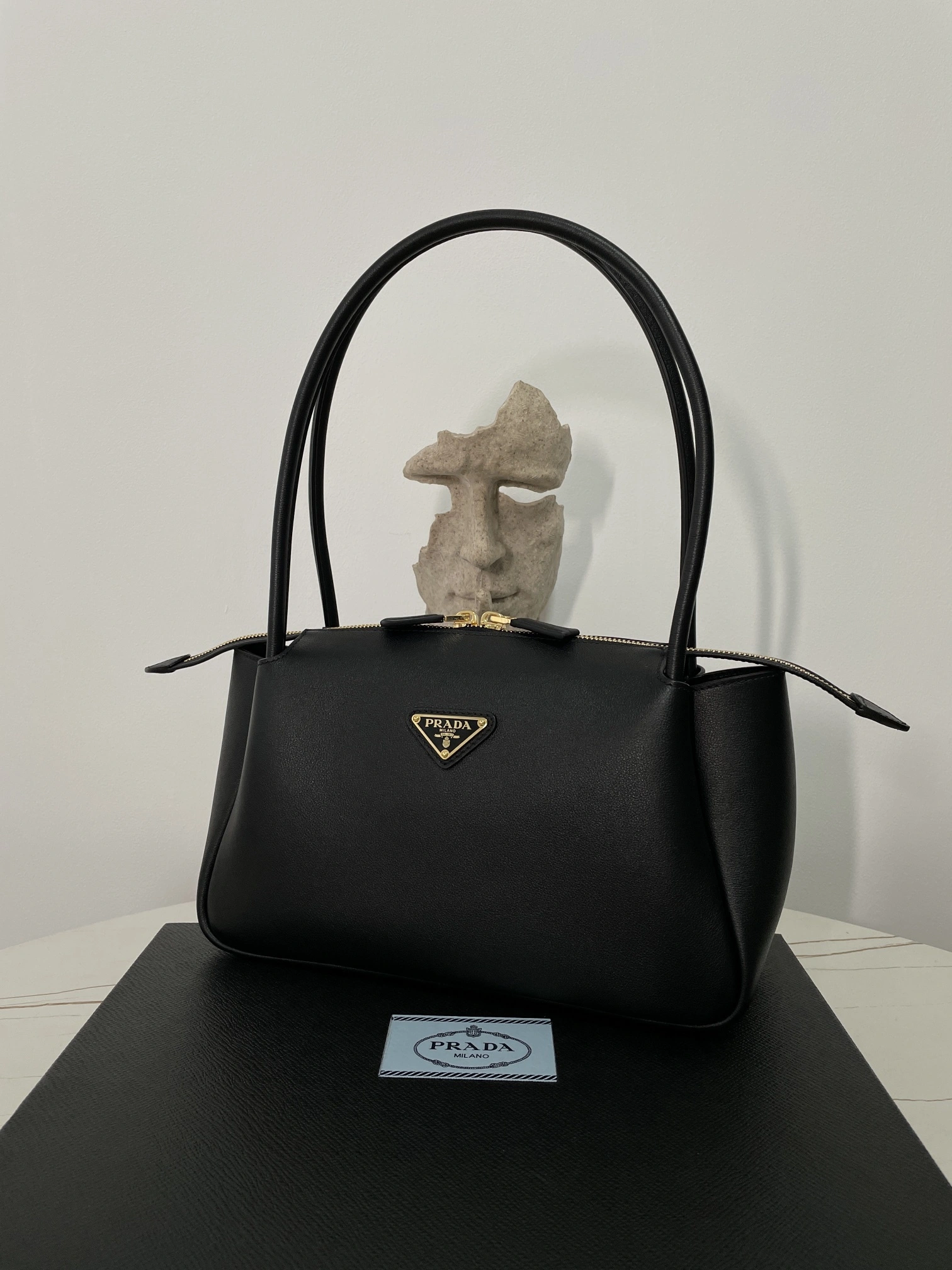 MOMO-- 1BA444_2CYS_F0002_V_OVX 1BA444_2CYS_F0002_V_OVO Calfskin item:D-B806D1542