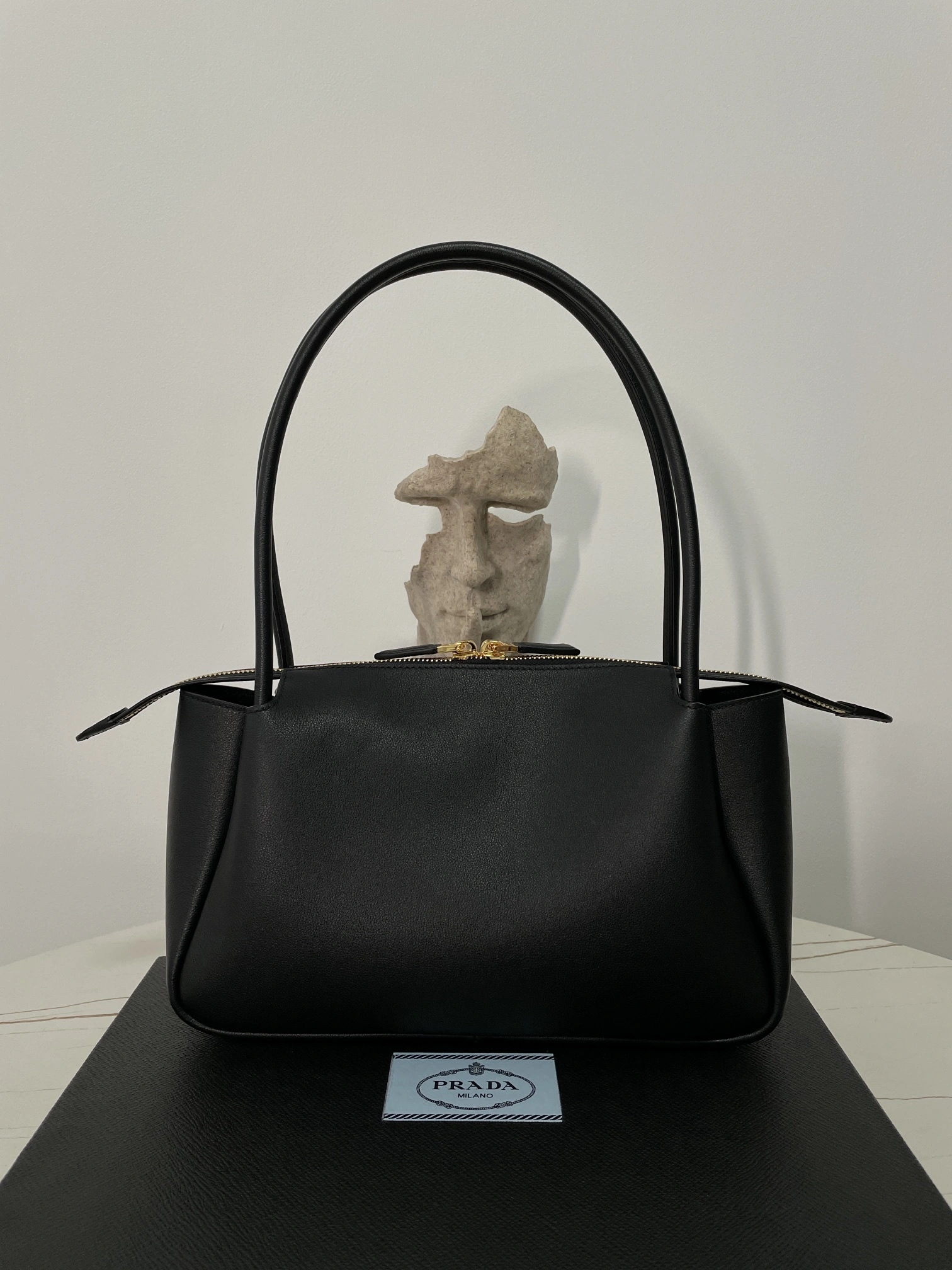 MOMO-- 1BA444_2CYS_F0002_V_OVX 1BA444_2CYS_F0002_V_OVO Calfskin item:D-B806D1542