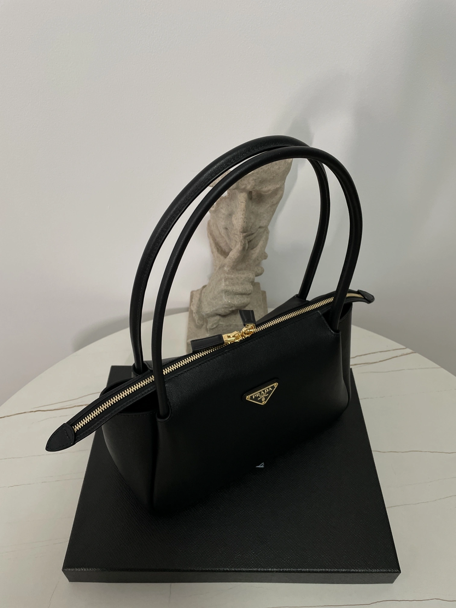 MOMO-- 1BA444_2CYS_F0002_V_OVX 1BA444_2CYS_F0002_V_OVO Calfskin item:D-B806D1542