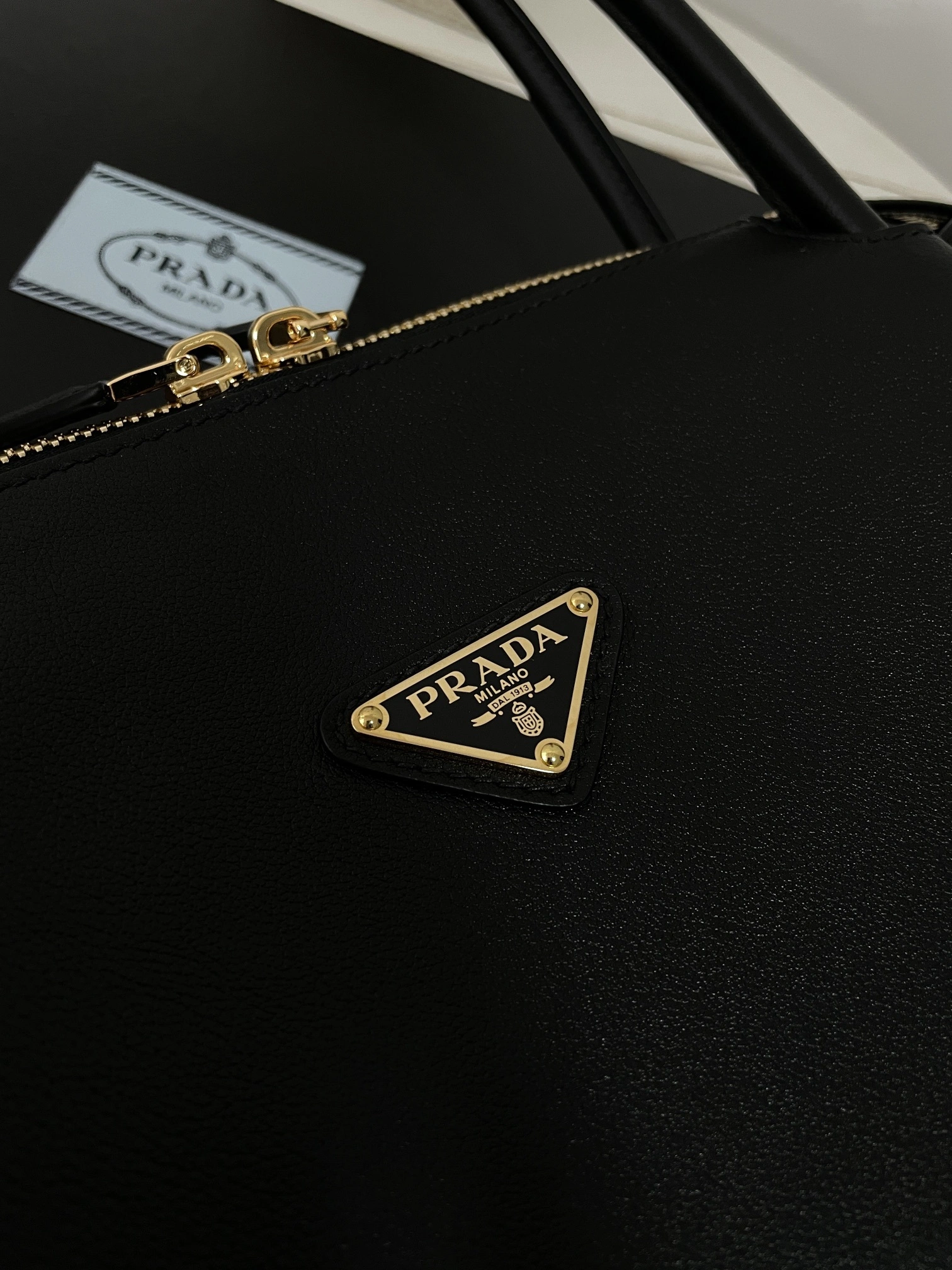 MOMO-- 1BA444_2CYS_F0002_V_OVX 1BA444_2CYS_F0002_V_OVO Calfskin item:D-B806D1542