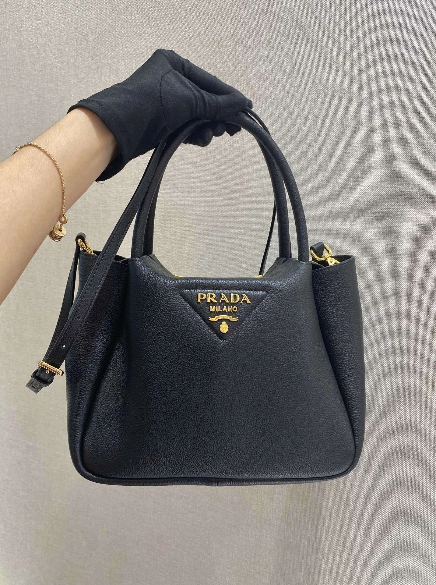 MOMO-- 1BC142-2DKV-F0002-V-OOO item:D-B000A2368R