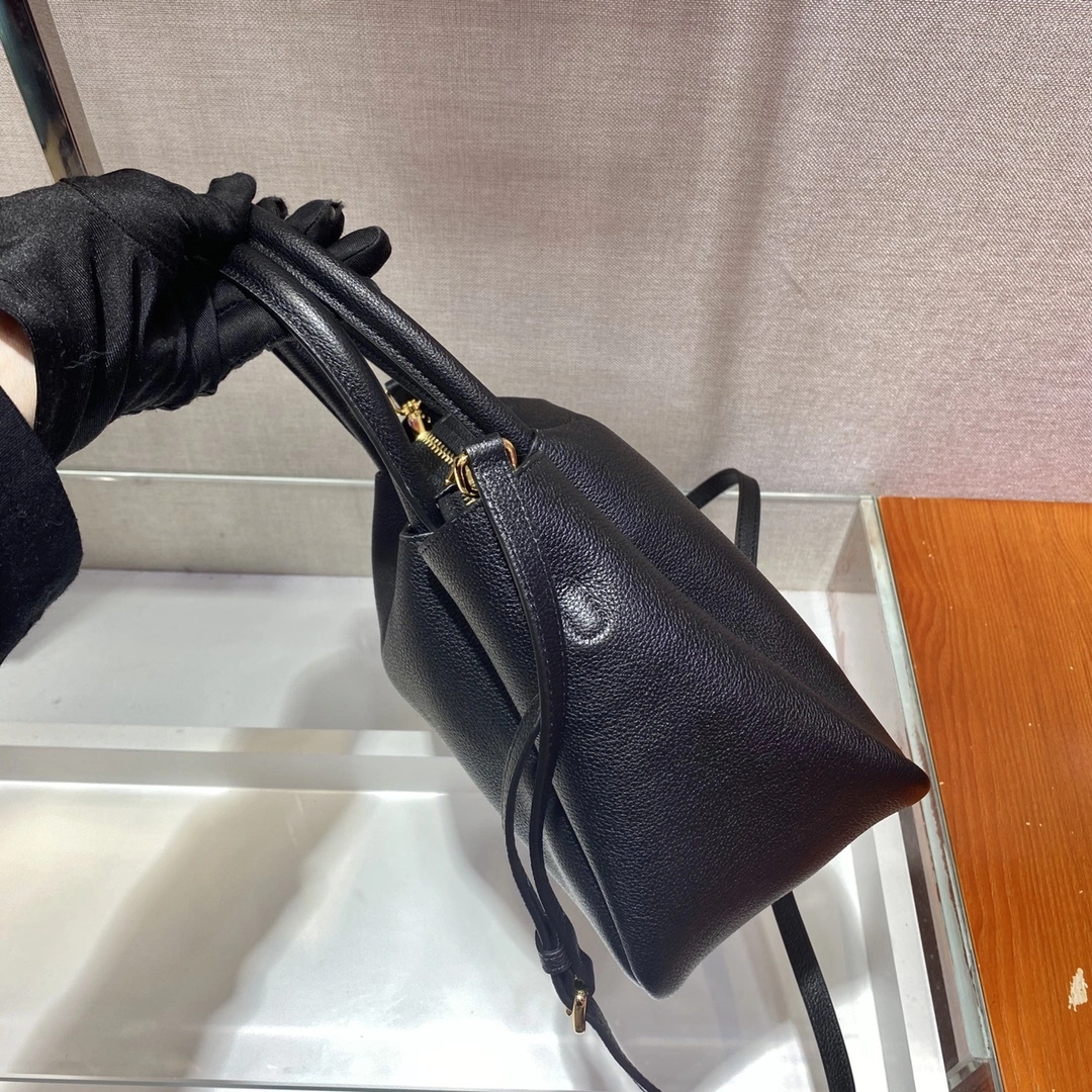 MOMO-- 1BC142-2DKV-F0002-V-OOO item:D-B000A2368R
