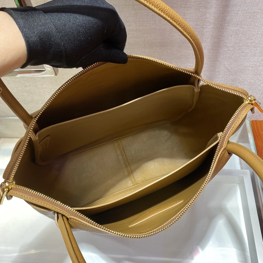 MOMO-- 1BC142-2DKV-F0046-V-OOO item:D-B000A2369R