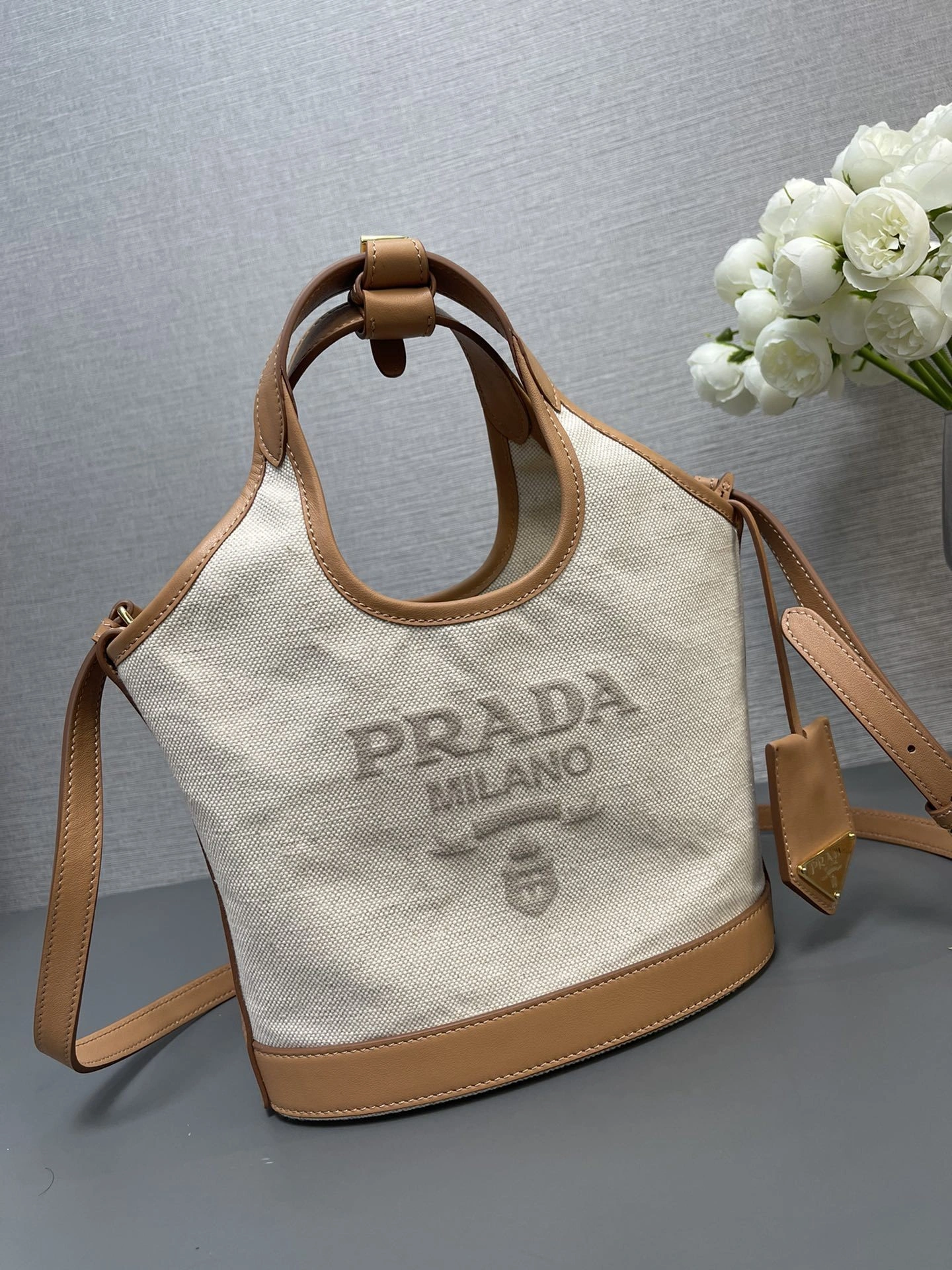 MOMO-- 1BE074_2DLI_F0018_V_OAH cowhide item:D-B063E1110