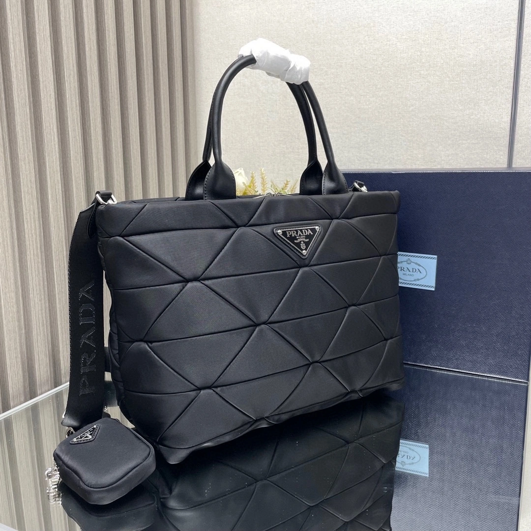 MOMO-- 1BG435-RDJN-F0002 item:D-B063A1591