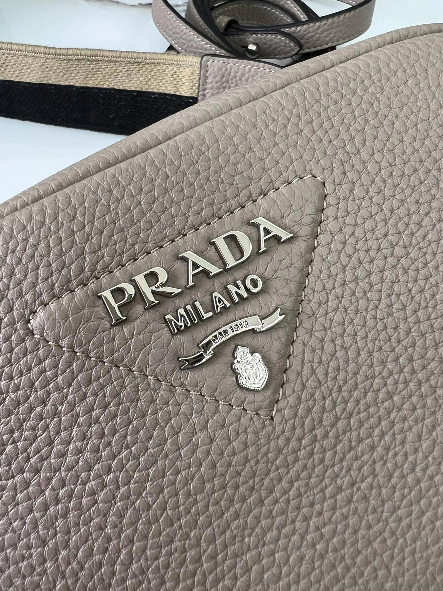 MOMO-- 1BH082_2DKV_F0572_V_3OM item:D-B000A2409R