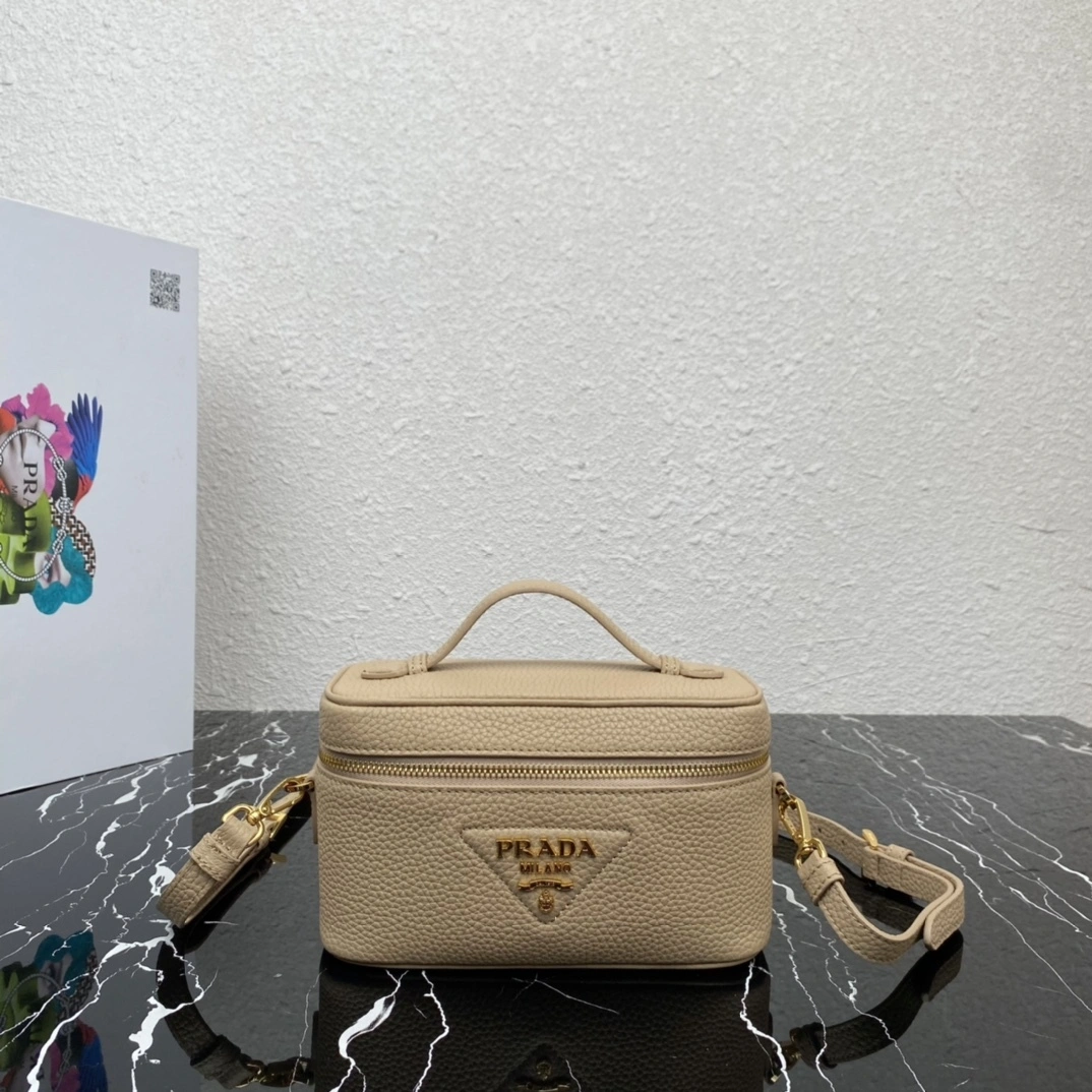 MOMO-- 1BH202_2DKV_F0GCN_V_OOM sheepskin item:D-B063E1125