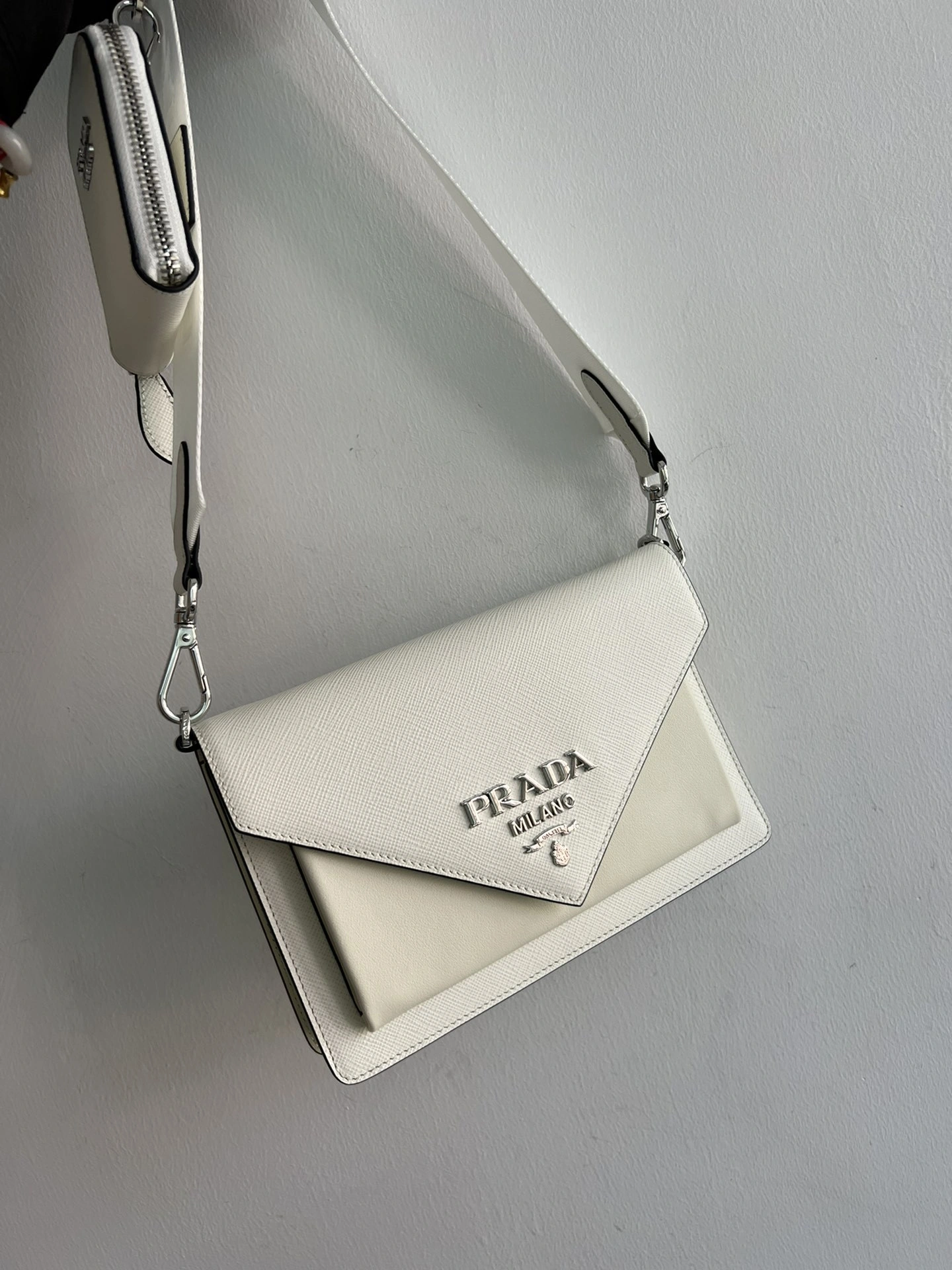 MOMO-- 1BP020-2EVU-F0009-V-N2O item:D-B000A2418R