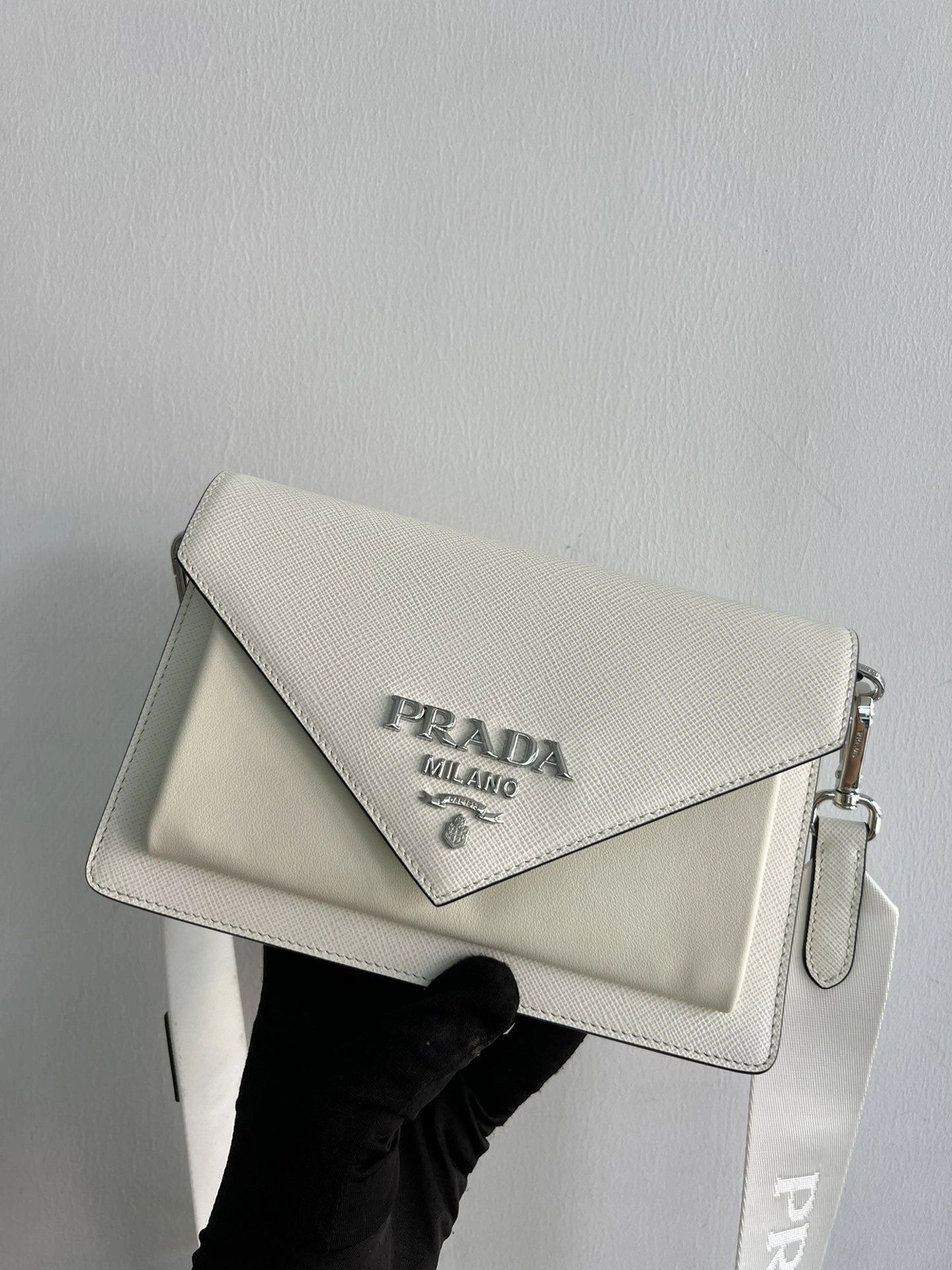 MOMO-- 1BP020-2EVU-F0009-V-N2O item:D-B000A2418R