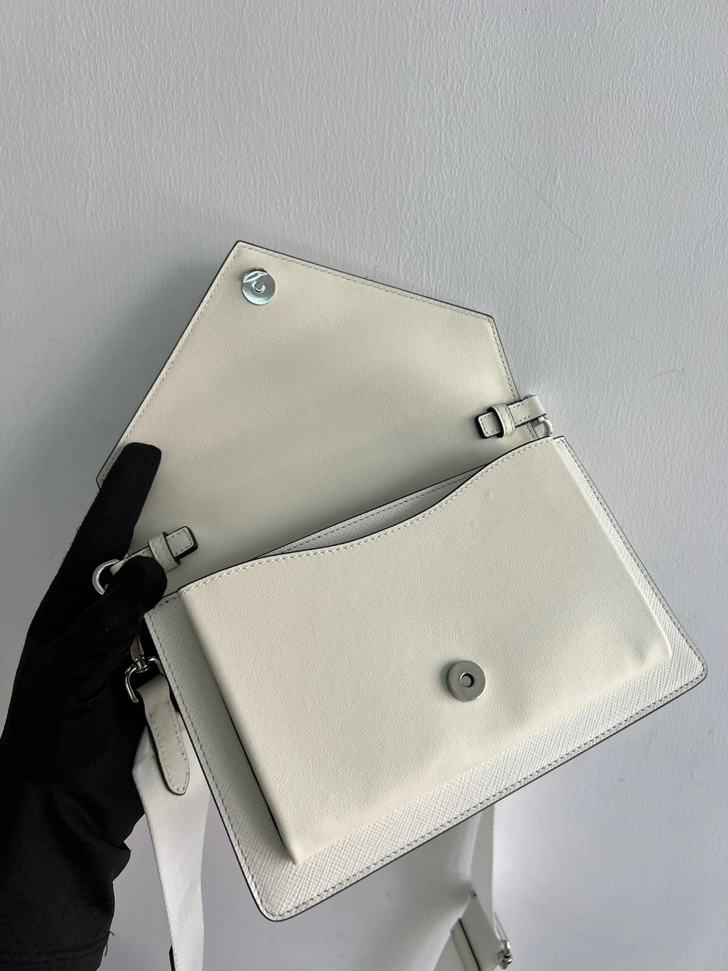 MOMO-- 1BP020-2EVU-F0009-V-N2O item:D-B000A2418R