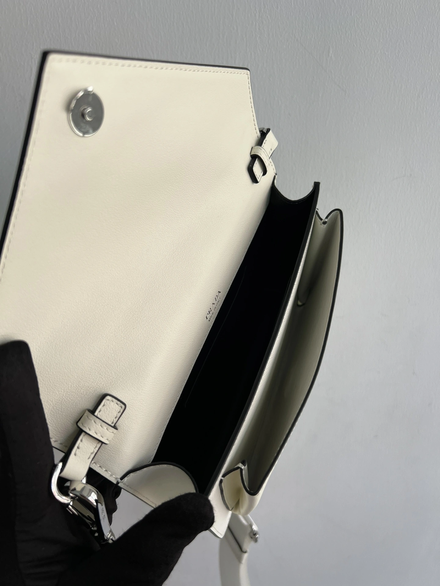 MOMO-- 1BP020-2EVU-F0009-V-N2O item:D-B000A2418R