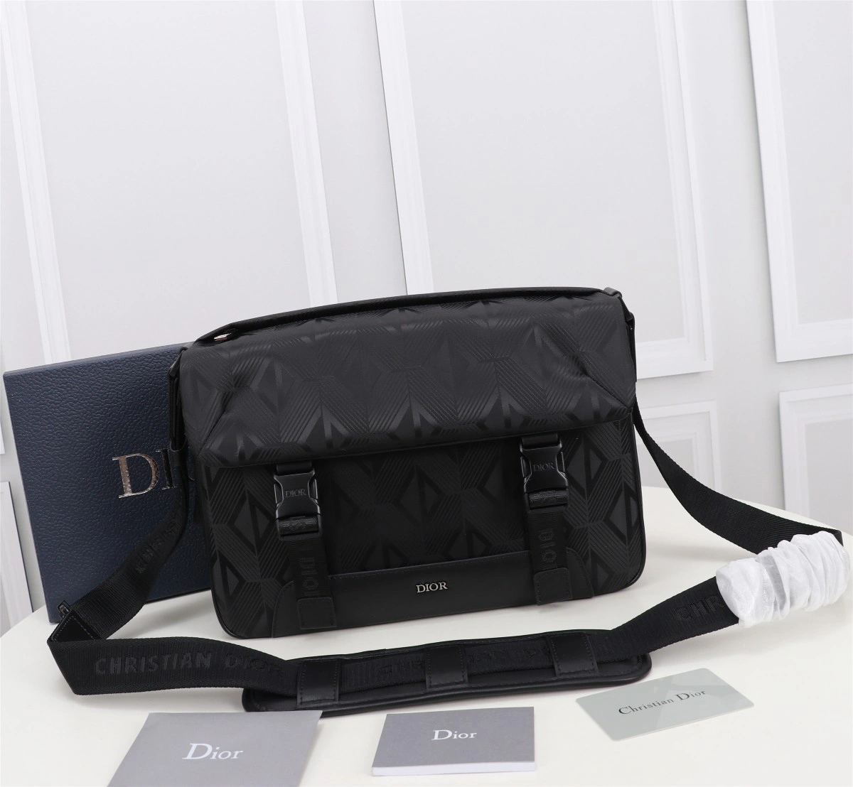 MOMO-- 1ESME061NCD-H03E item：C-B106H1708R