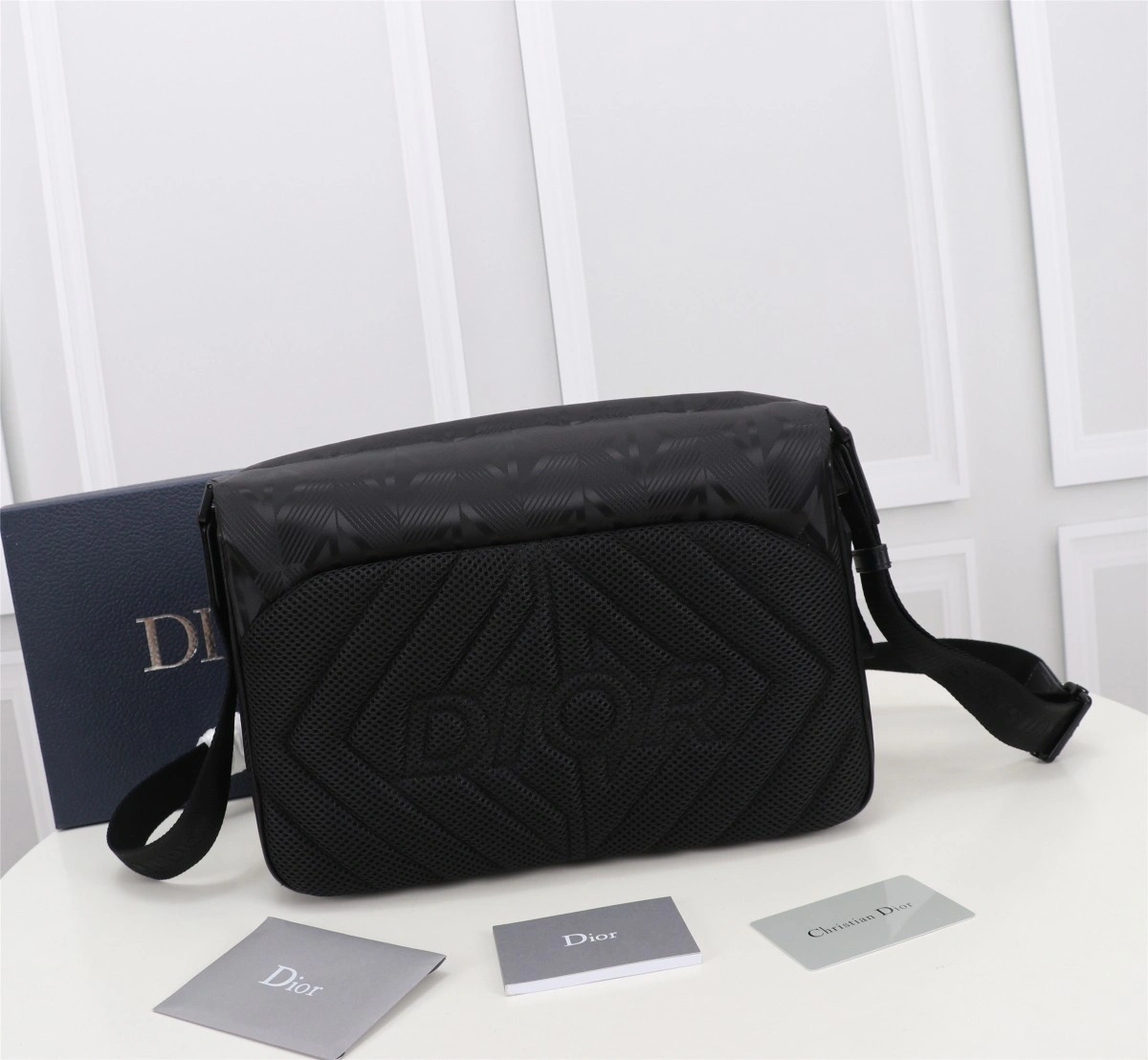 MOMO-- 1ESME061NCD-H03E item：C-B106H1708R