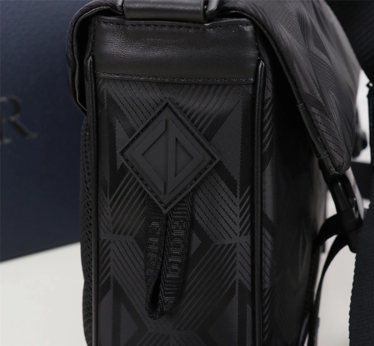 MOMO-- 1ESME061NCD-H03E item：C-B106H1708R