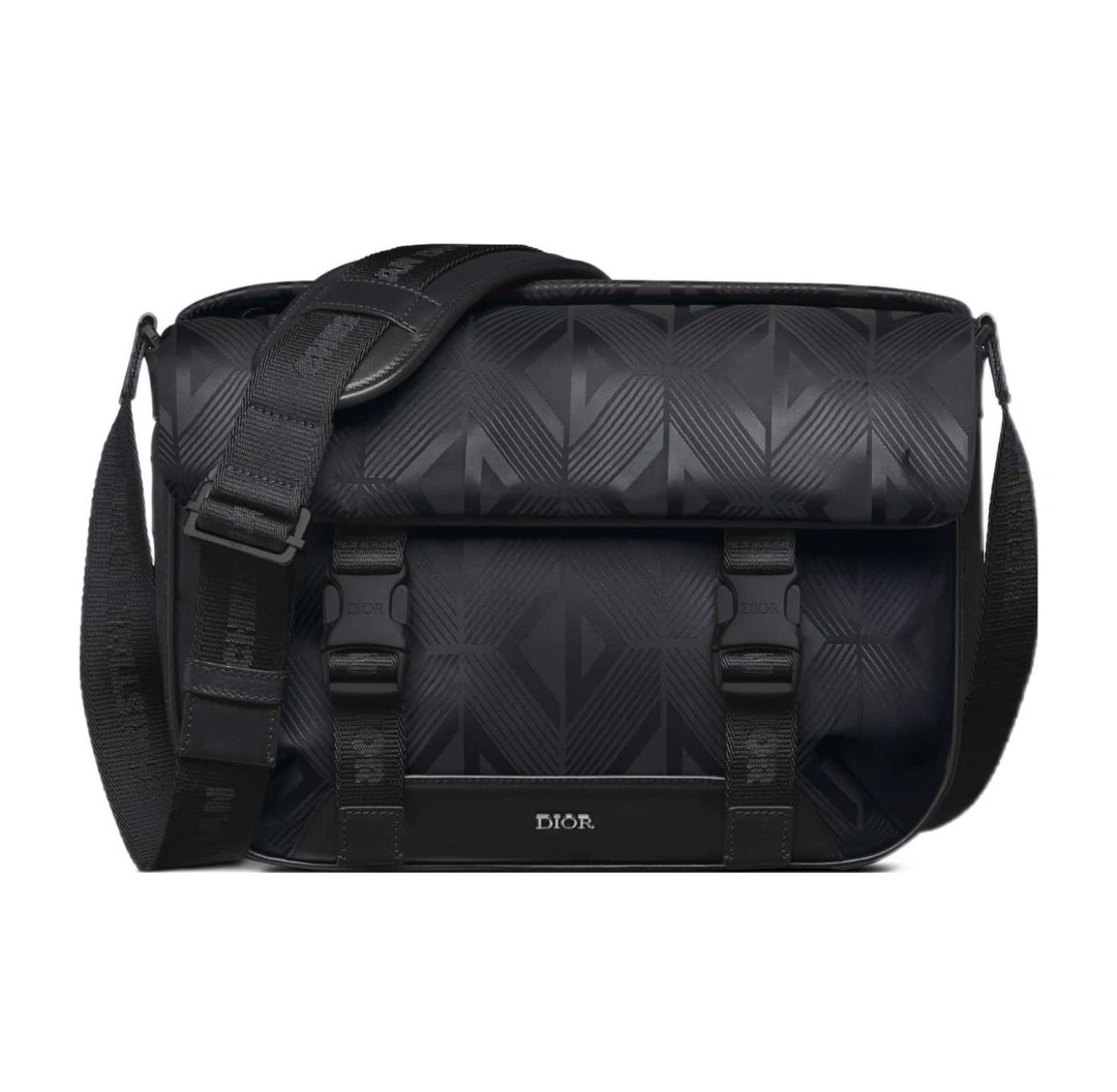 MOMO-- 1ESME061NCD-H03E item：C-B397G2407R