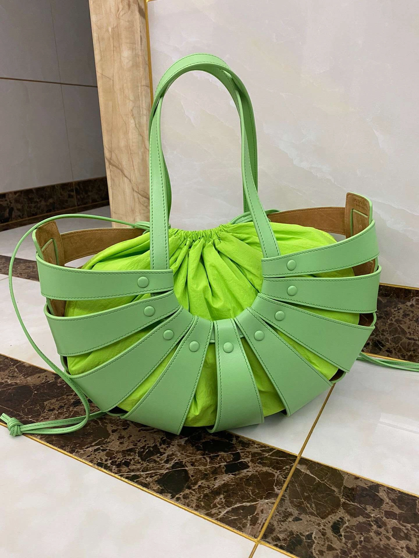 MOMO-- 2021 TheShell Calfskin item：063B138E1013