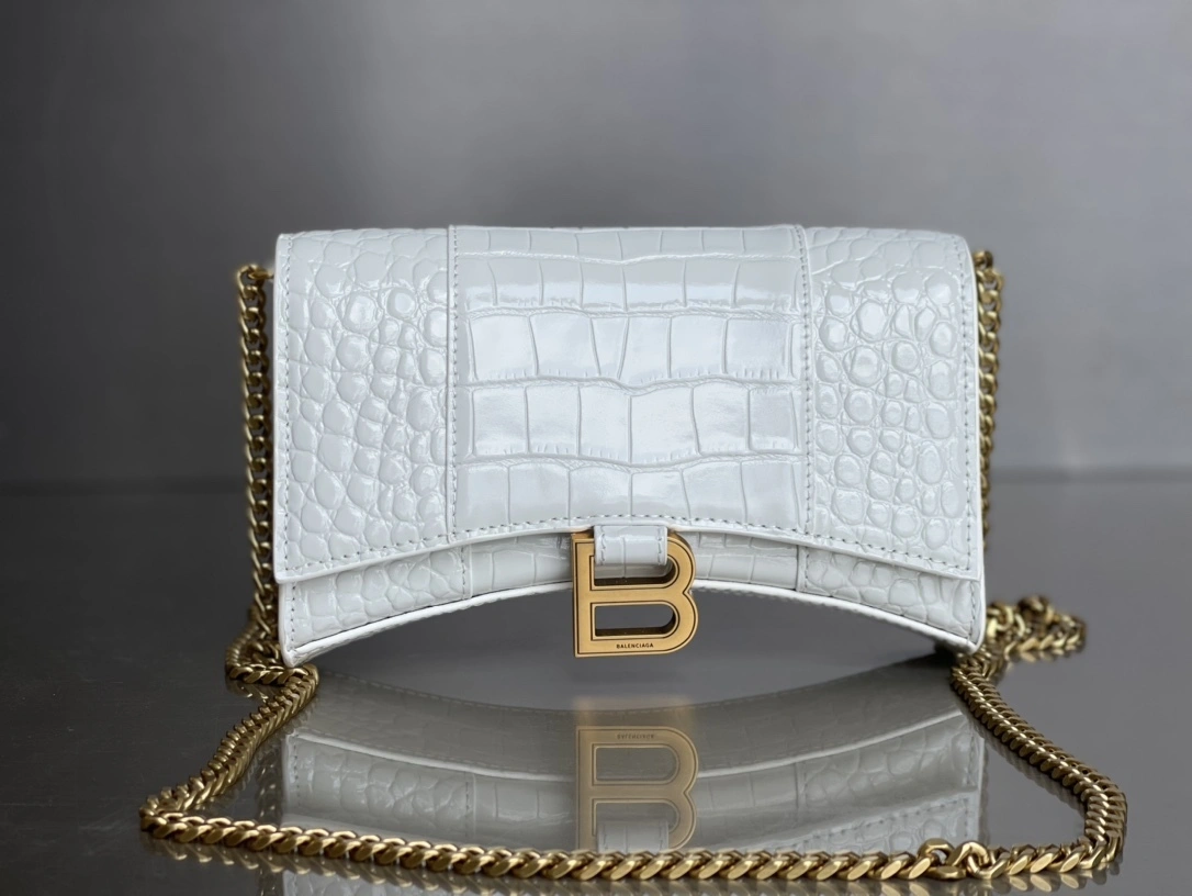 MOMO-- 218593i161 6560501LRGM9016 high quality version cowhide item:D-B000I2511