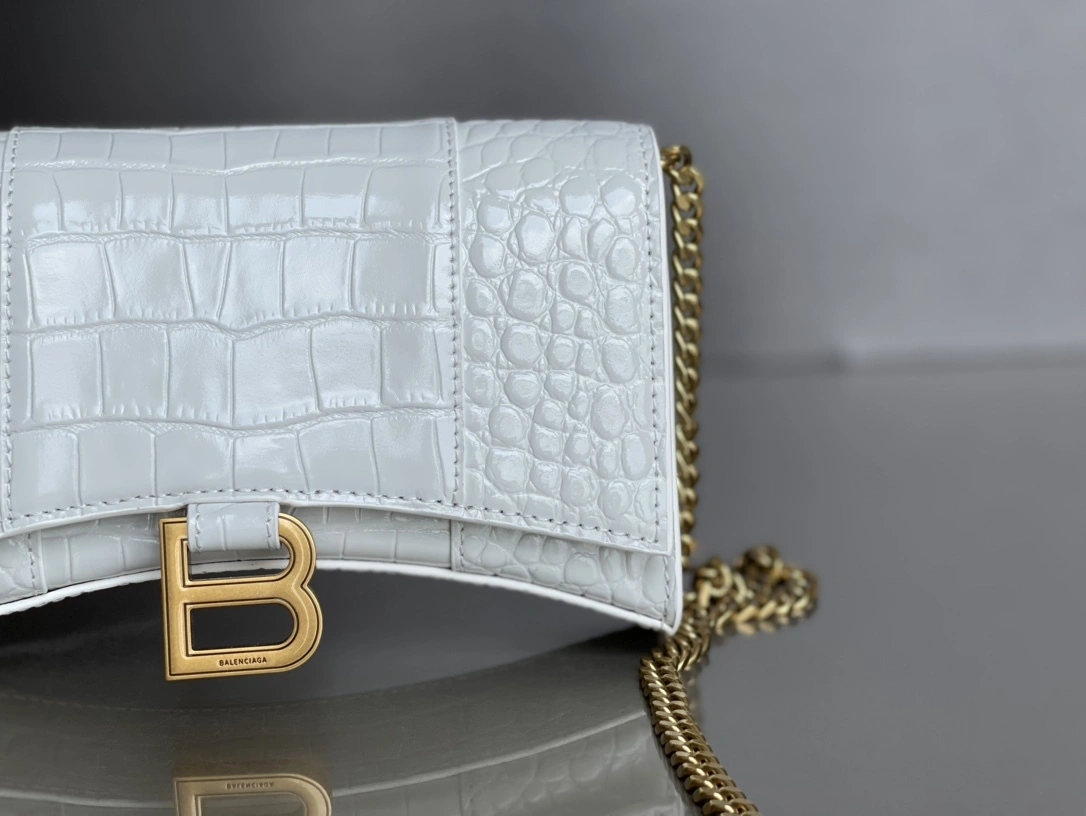 MOMO-- 218593i161 6560501LRGM9016 high quality version cowhide item:D-B000I2511