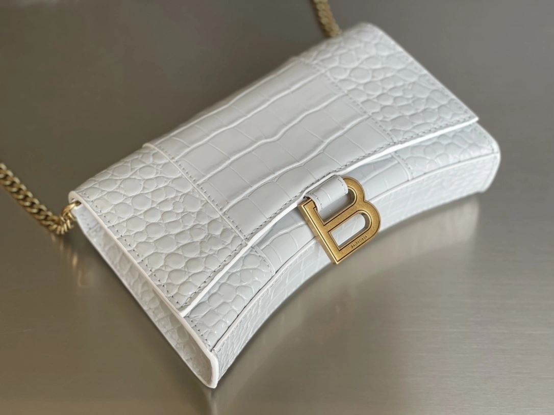 MOMO-- 218593i161 6560501LRGM9016 high quality version cowhide item:D-B000I2511