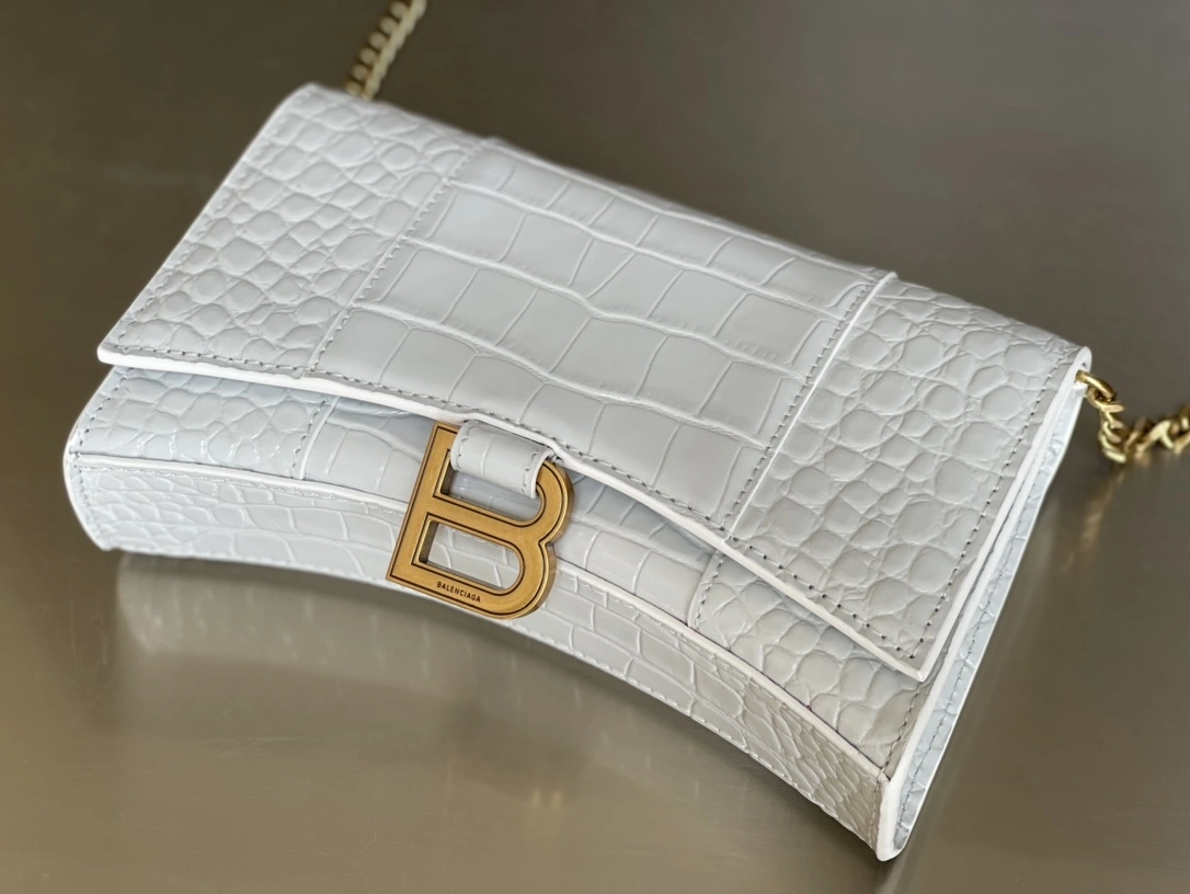 MOMO-- 218593i161 6560501LRGM9016 high quality version cowhide item:D-B000I2511